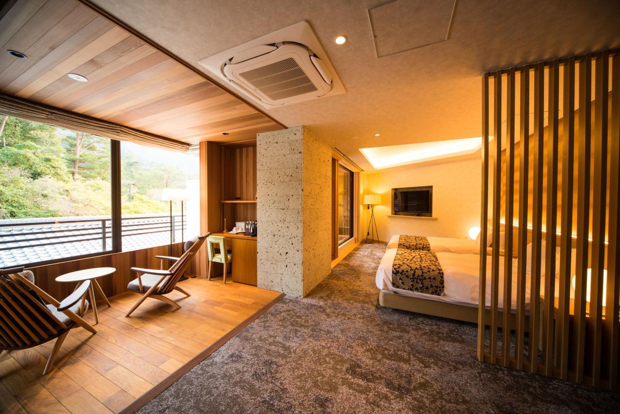 Deluxe Family Room