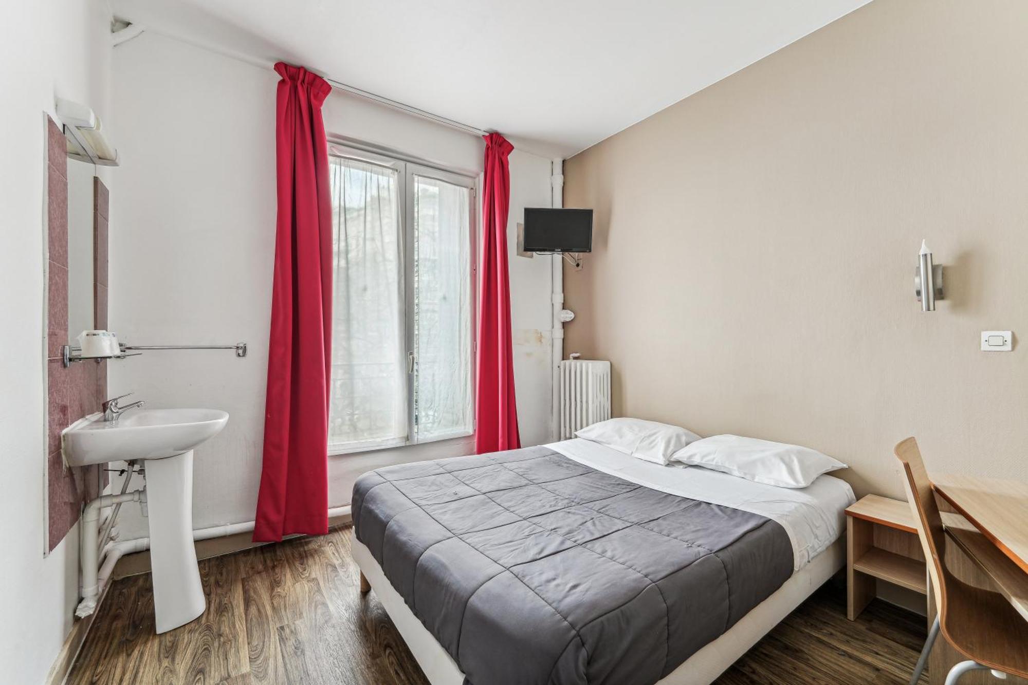 Standard Double Room with Shared Bathroom,1559707888:JPEG