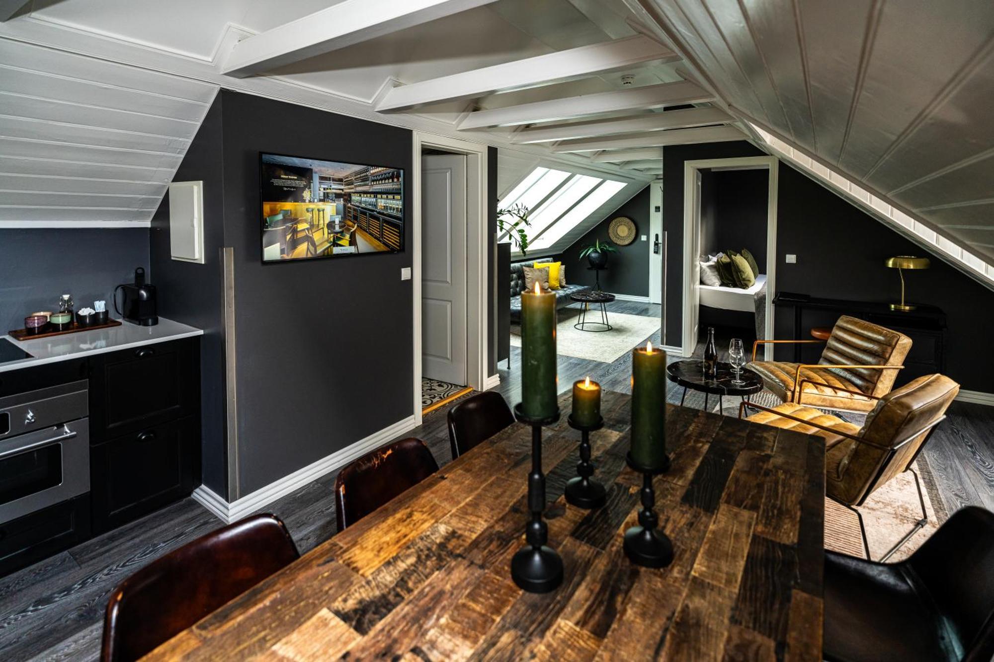 Two-Bedroom Apartment,1559731690:JPEG