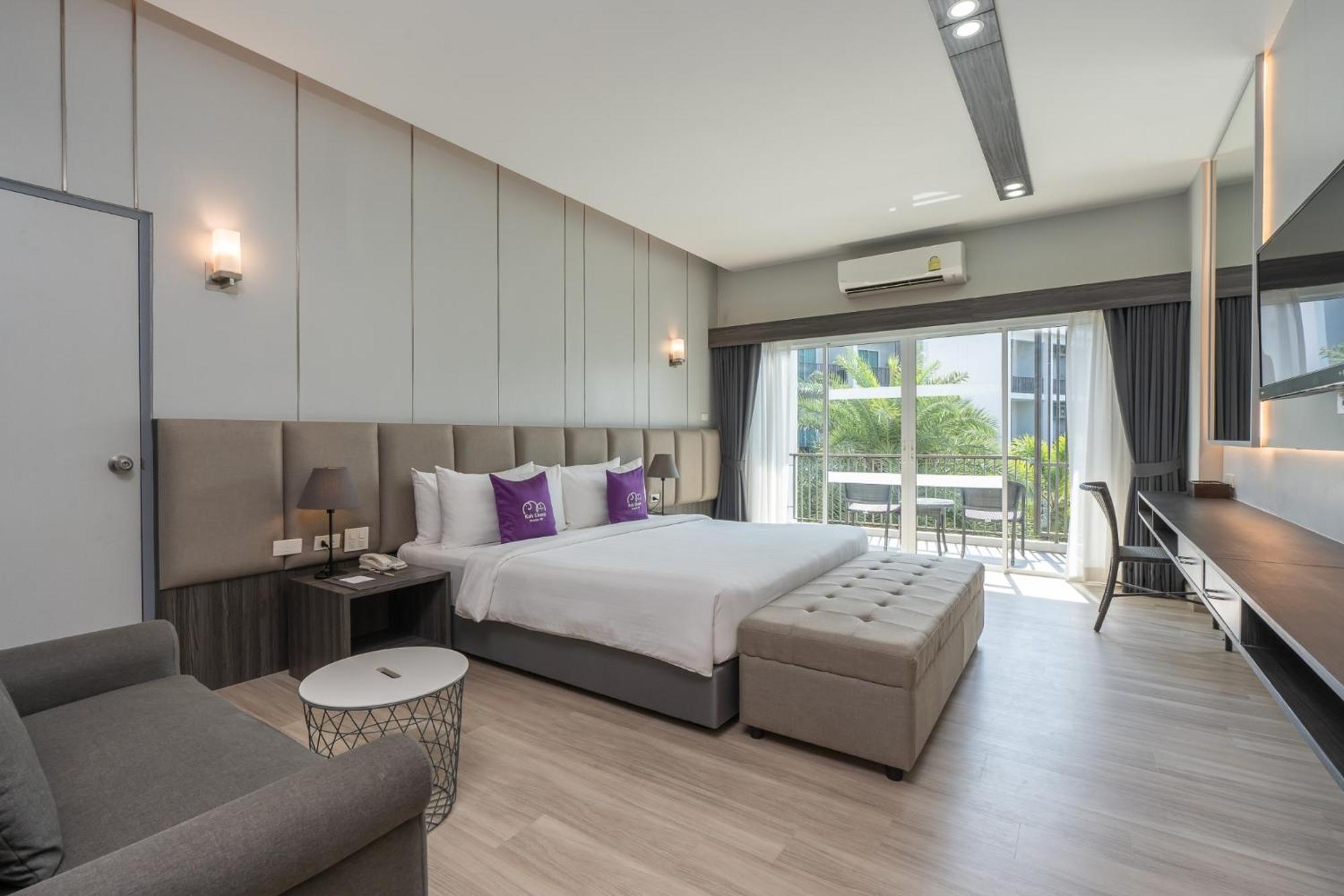 Premium Deluxe Room,1559768278:JPEG