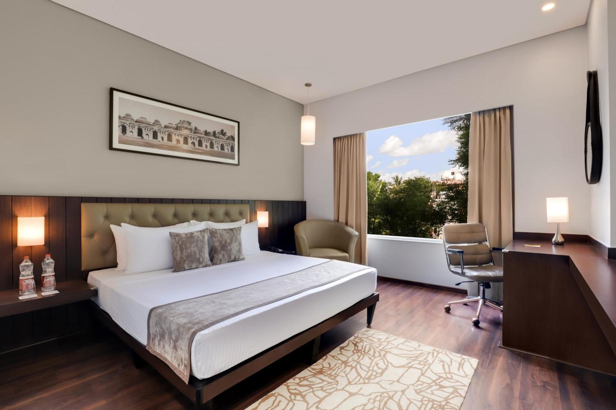 Superior King Room