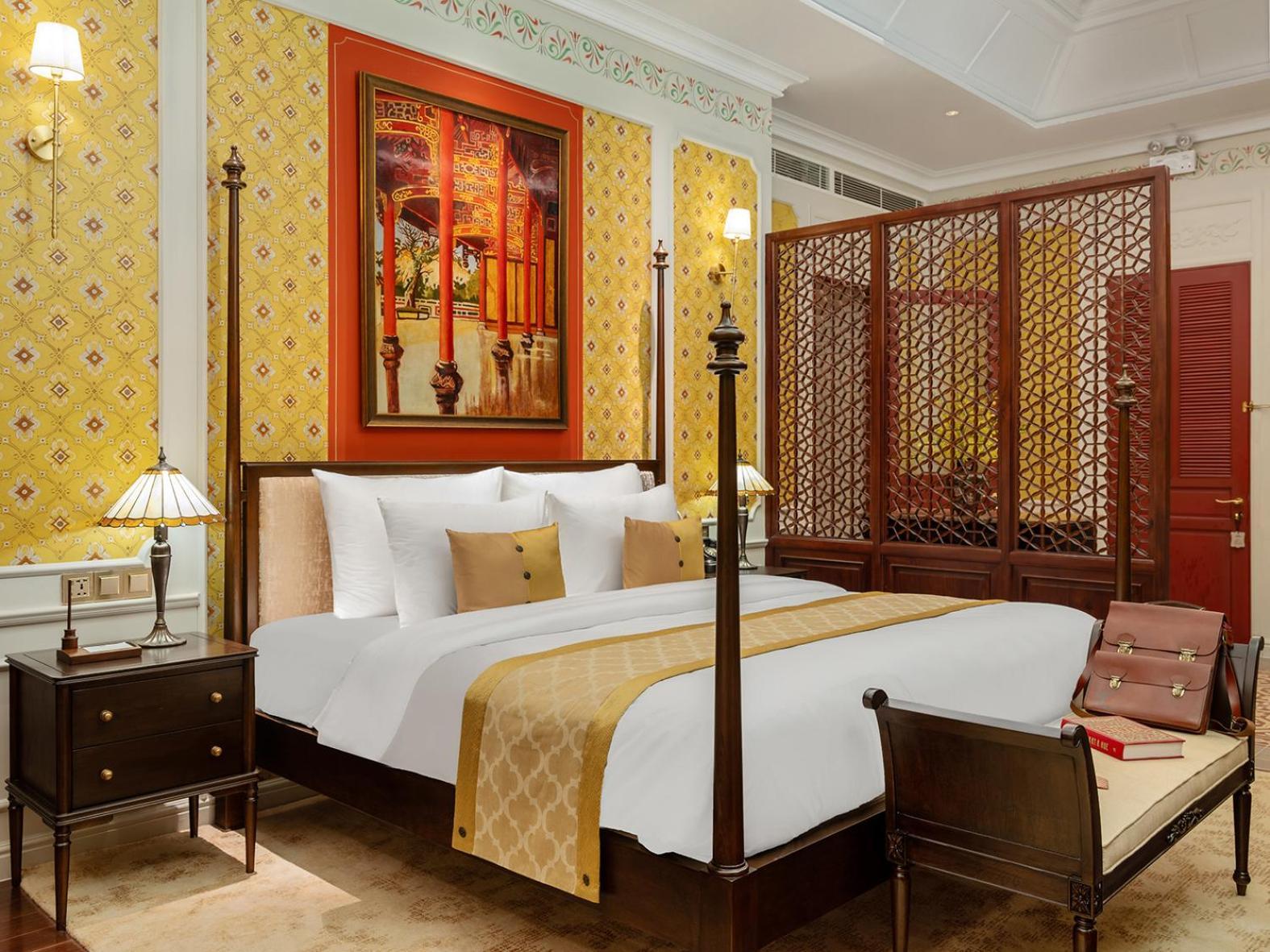 King Suite with Pool View