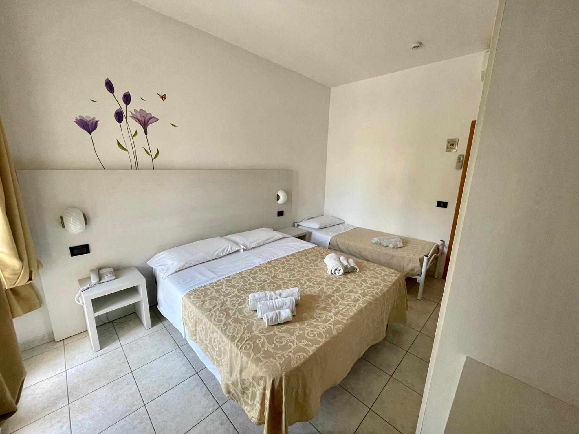 Economy Triple Room