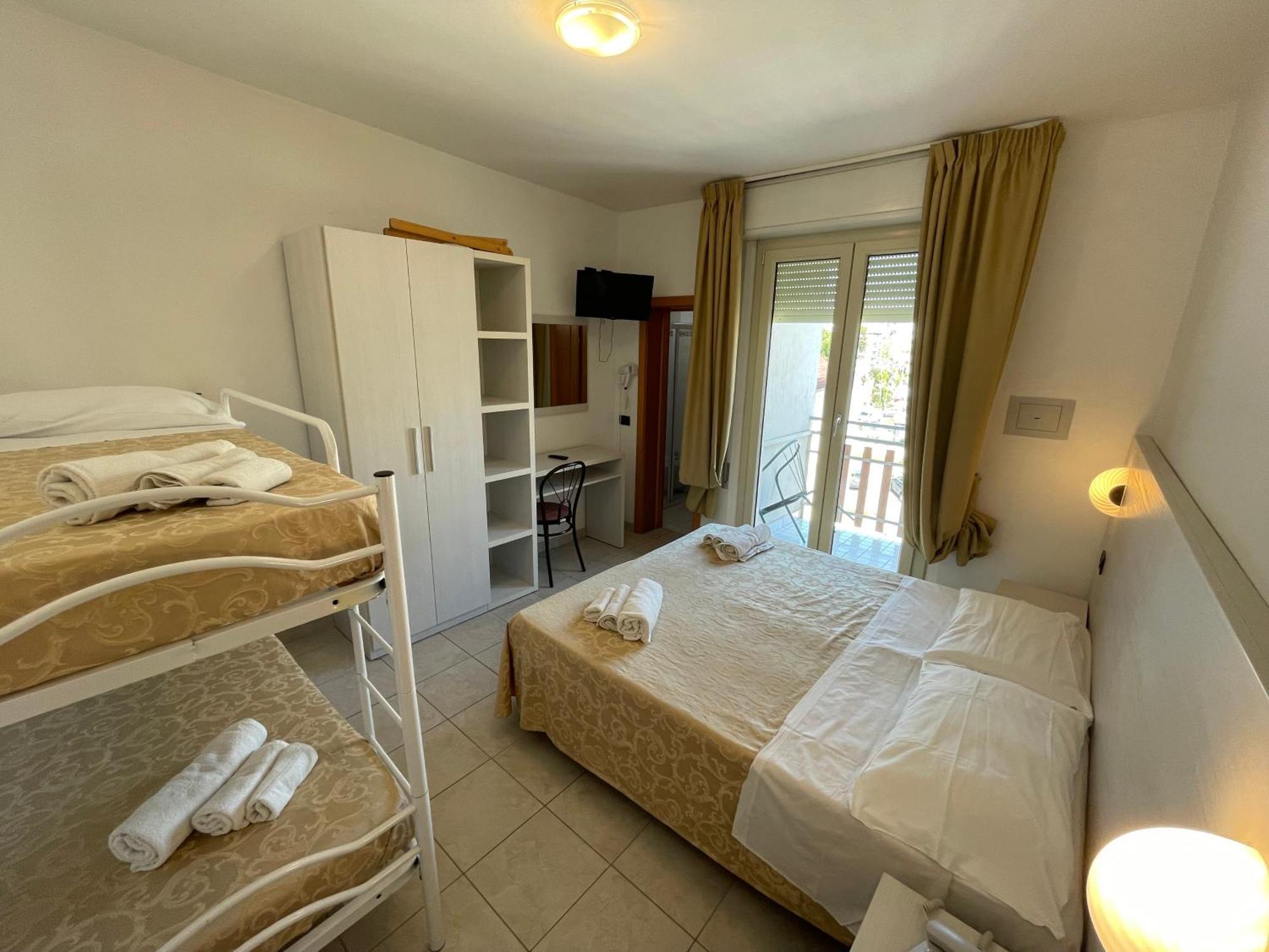 Economy Quadruple Room