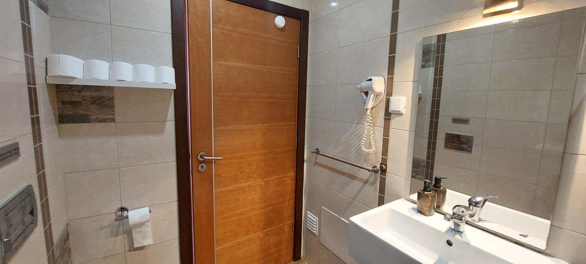 Habitación Doble con baño compartido - 1 o 2 camas
