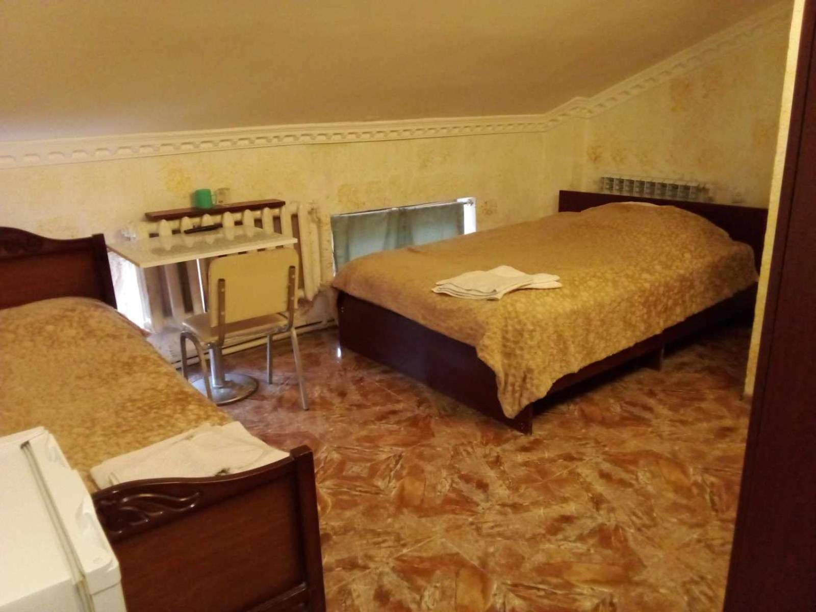 Small Twin Room,1563042994:JPEG