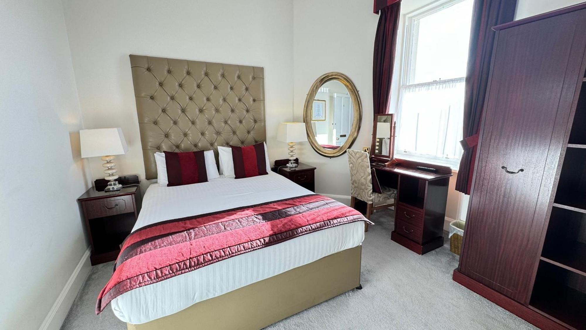 Petite Double Room