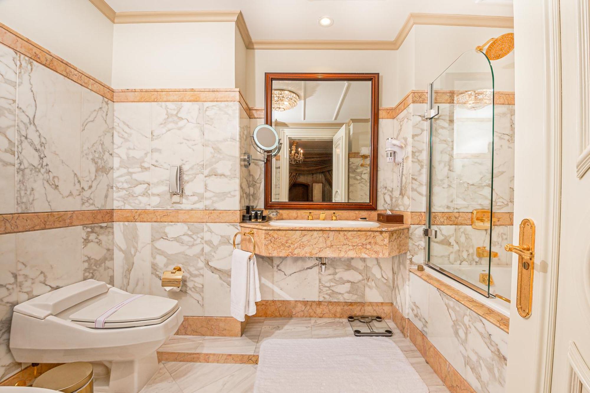 Royal Suite One Bedroom City View | Executive Floor