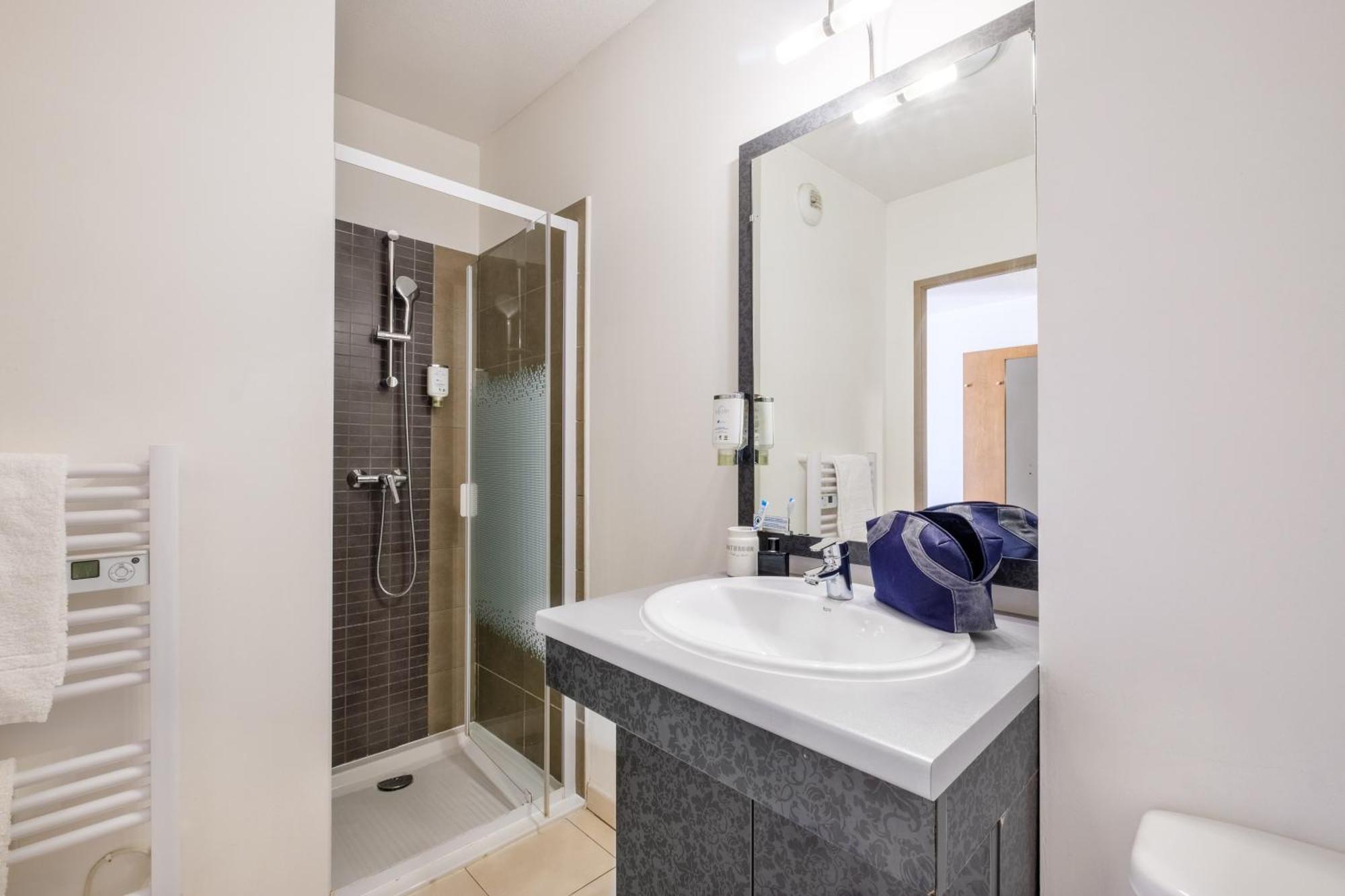 Two-Bedroom Apartment (6 Adults)