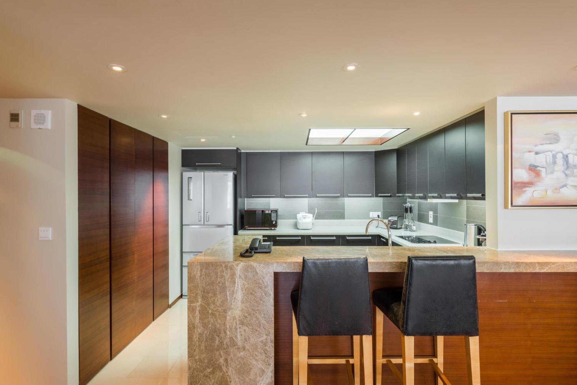 Four-Bedroom ApartmentBuffet