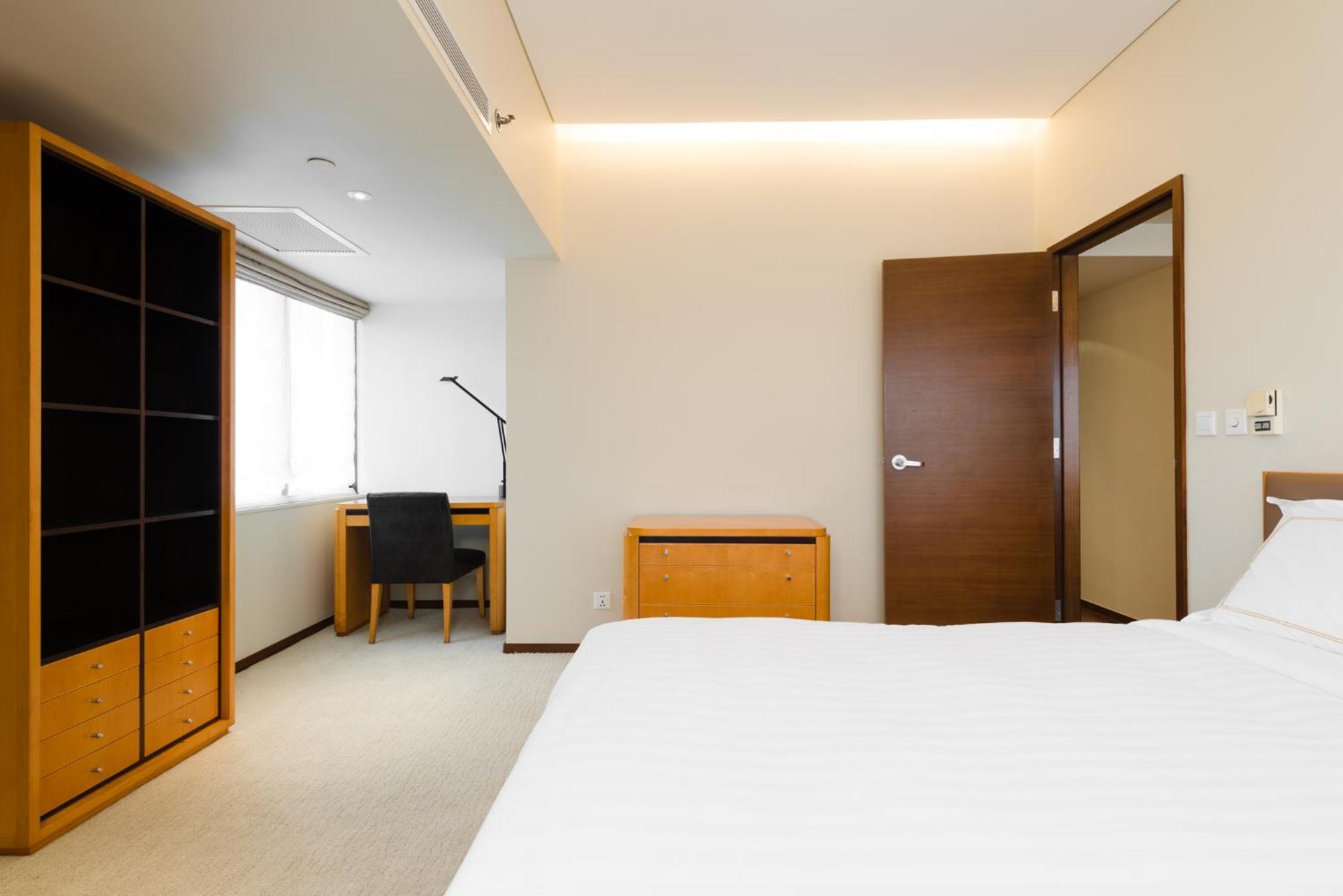 Deluxe Three-Bedroom ApartmentBuffet