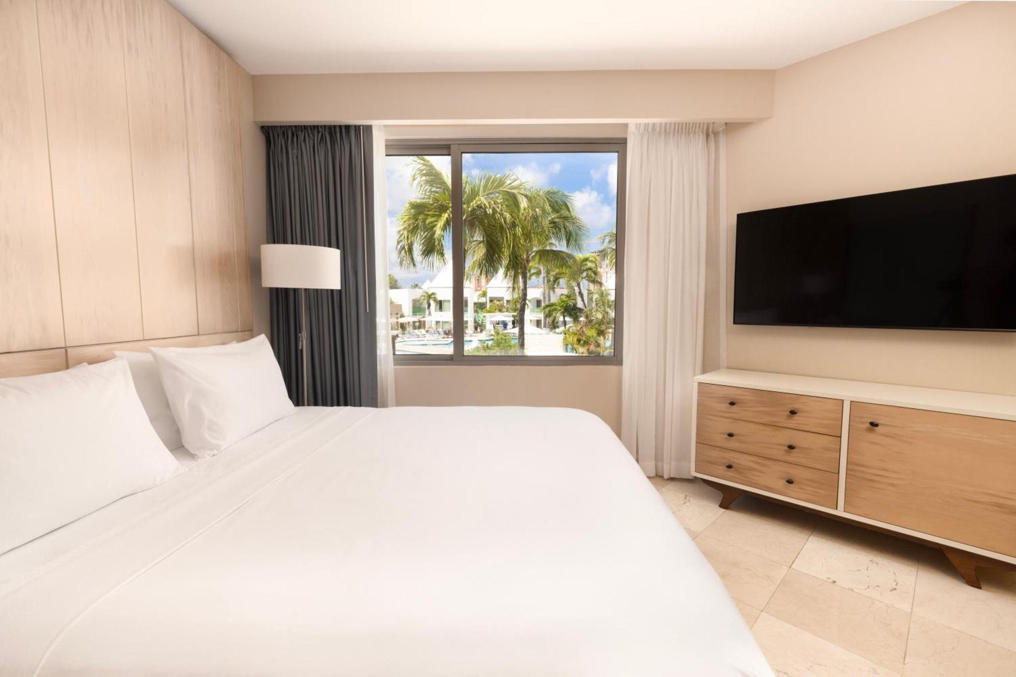 Quarto Standard Real com Vista da Piscina