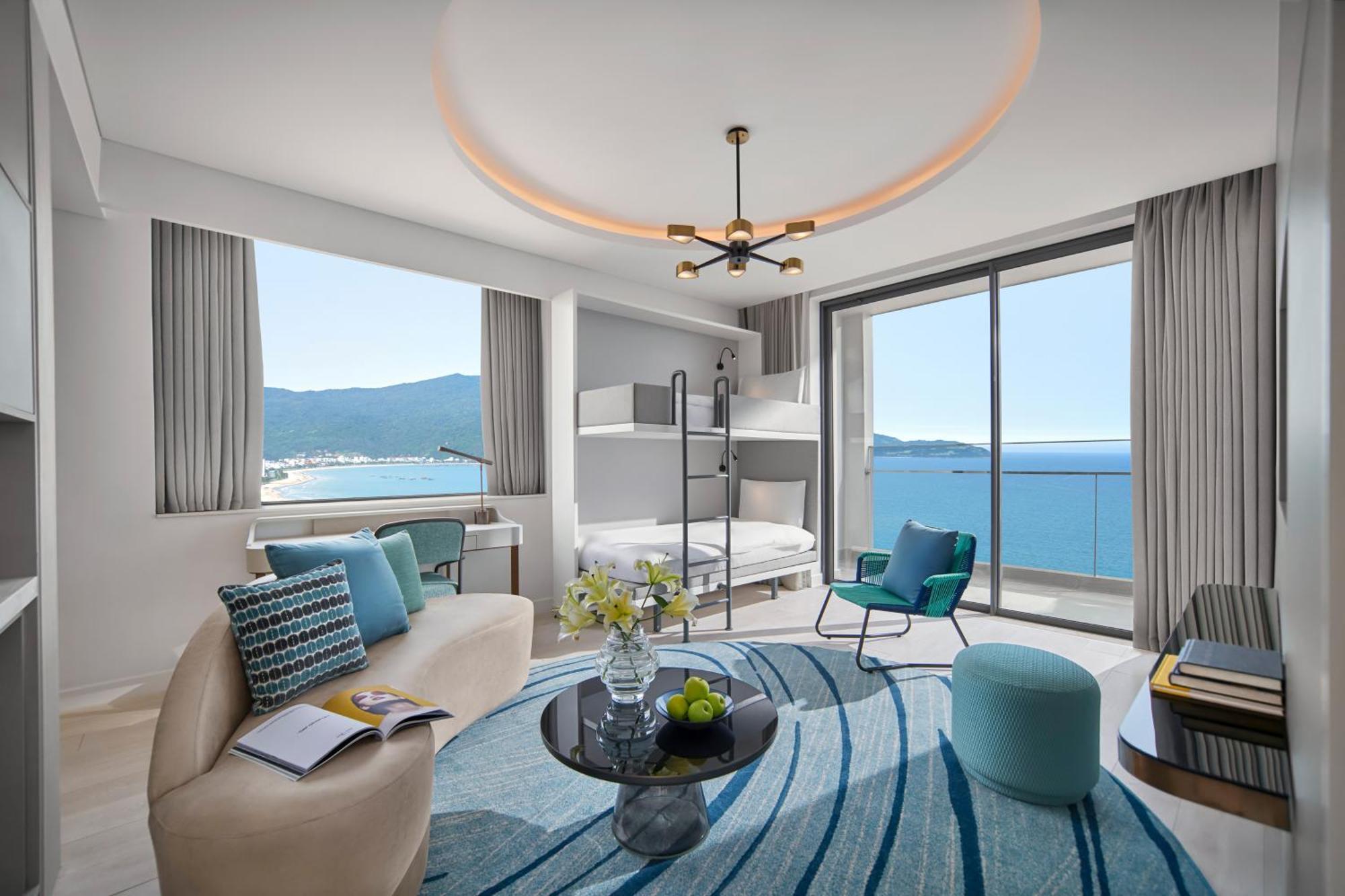 Family Suite Balcony Seaview with One King and One Bunk bed