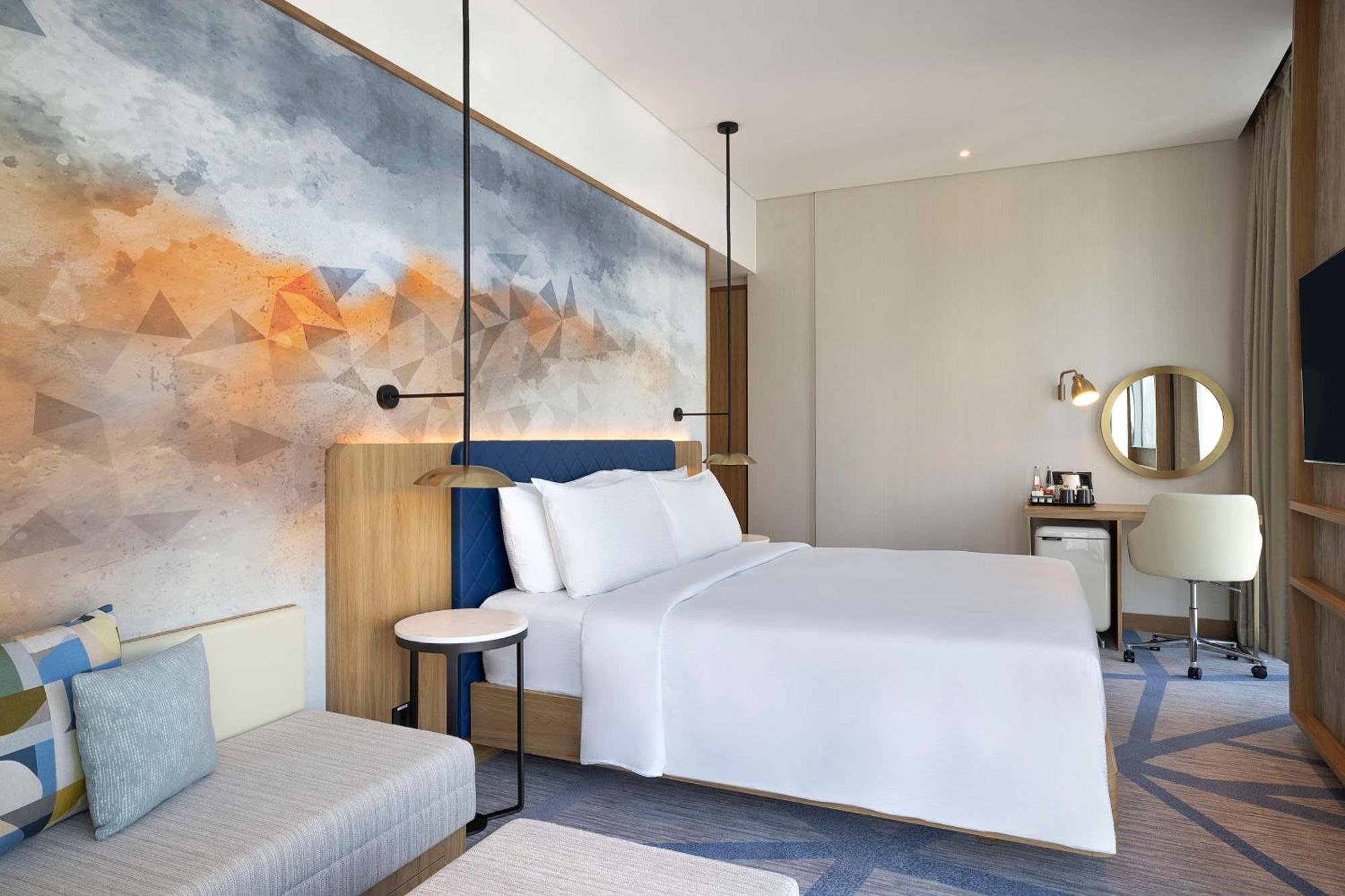 Corner King Room