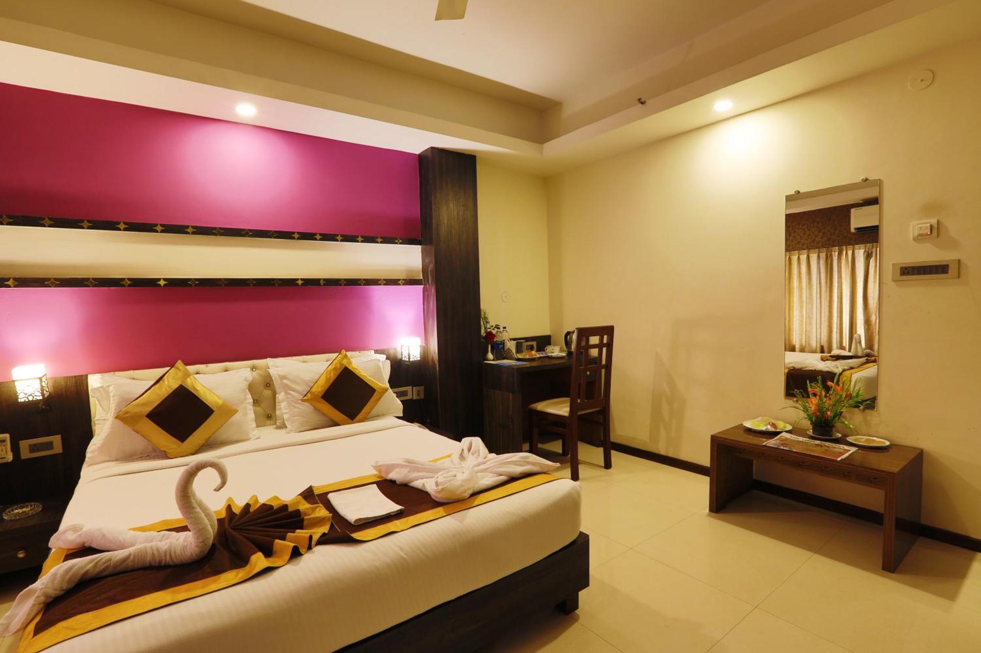 Standard Queen Room