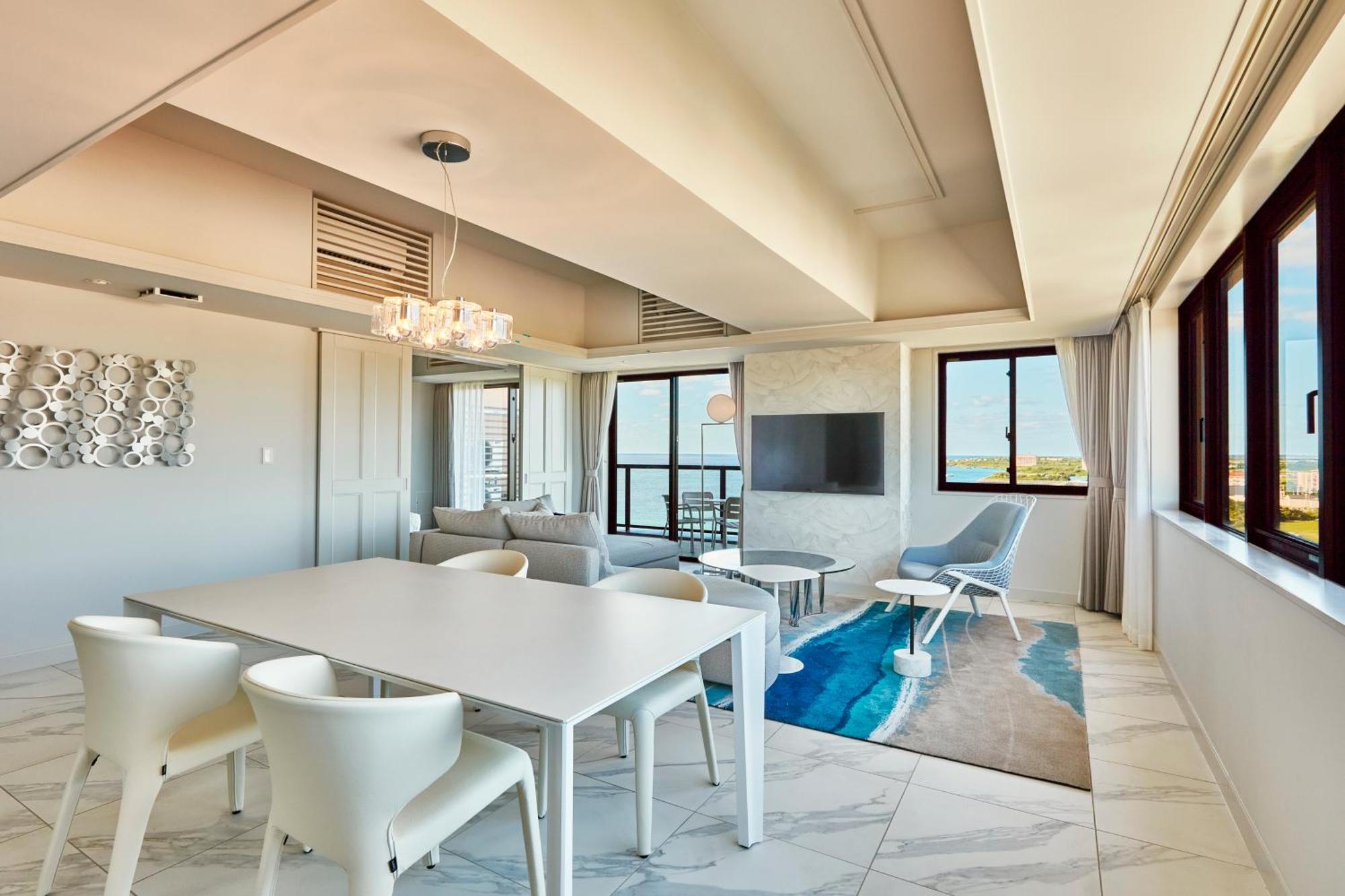 PREMIER CORNER SUITE 1-BEDROOM RESORT VIEW