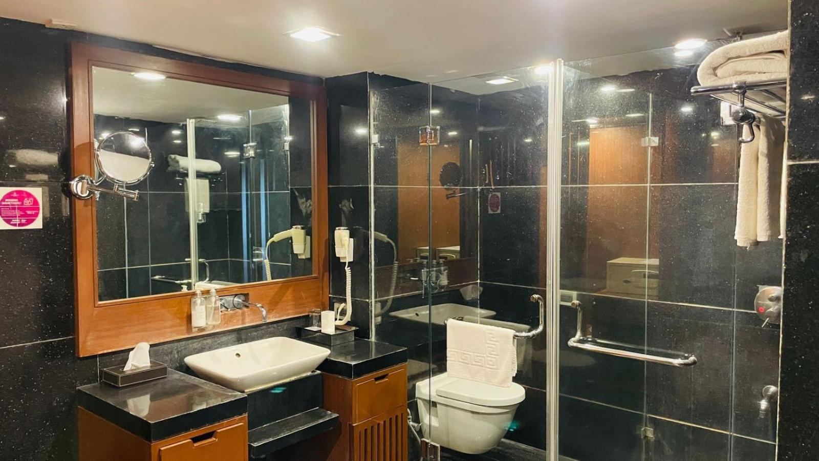 Executive Suite on Food & Beverages