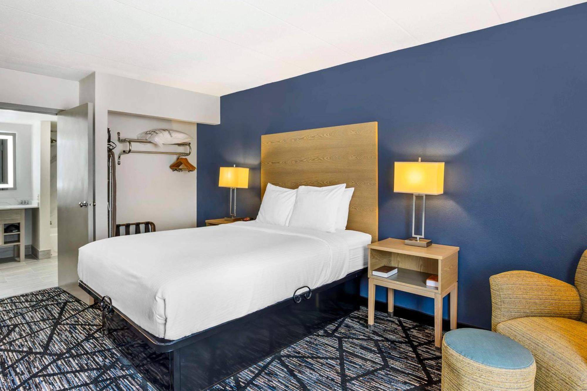 Zimmer mit Queensize-Bett und Badewanne - barrierefrei/Nichtraucher