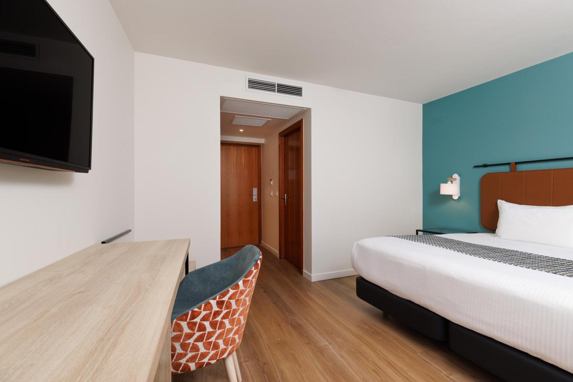 Double Room,1565536006:JPEG