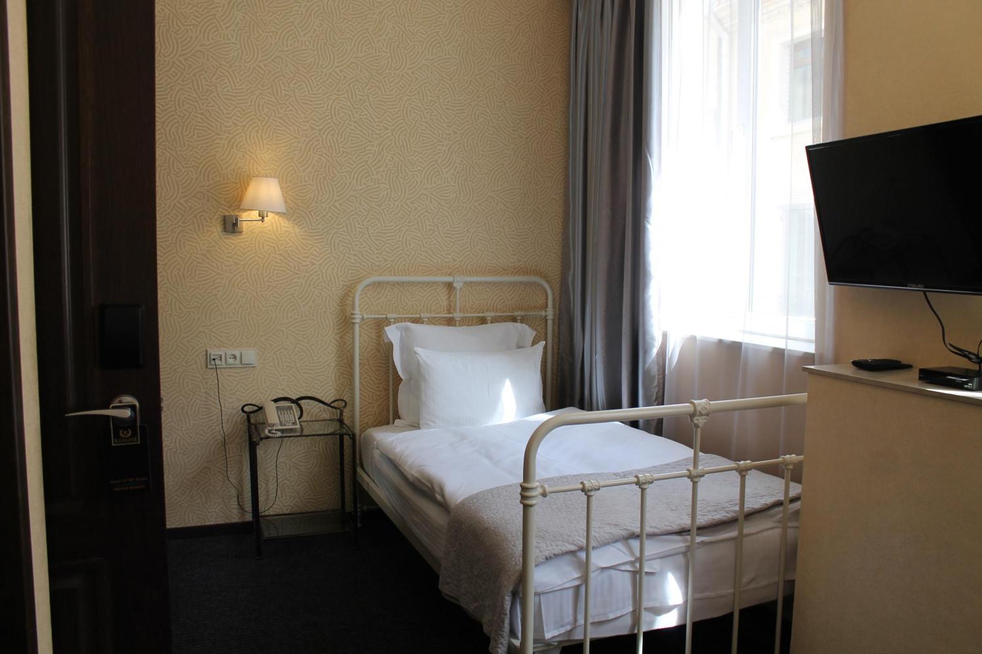 Budget Single Room,1565659597:JPEG