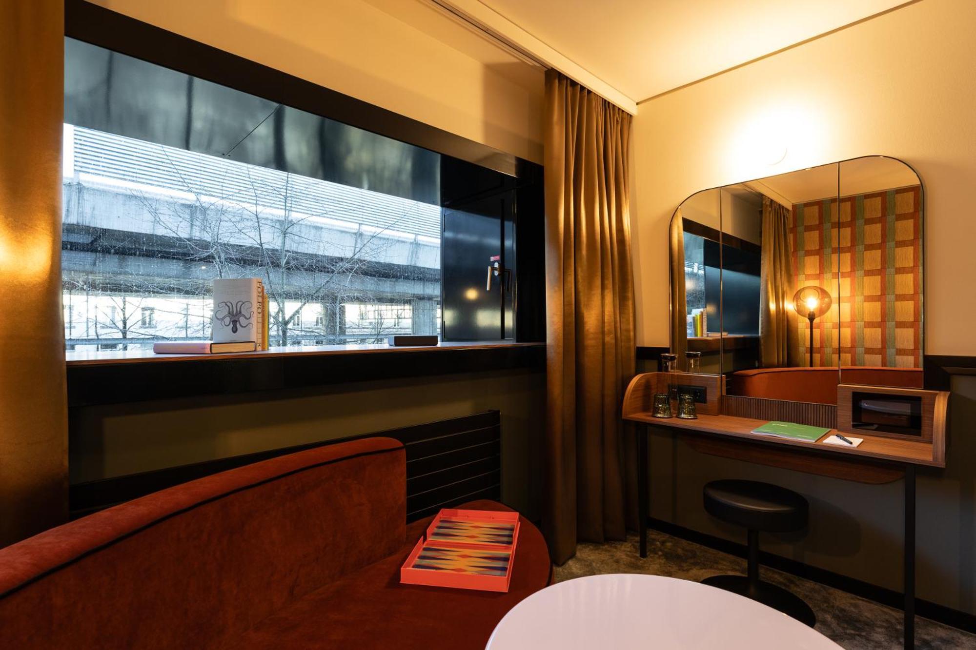 Superior Signature Suite