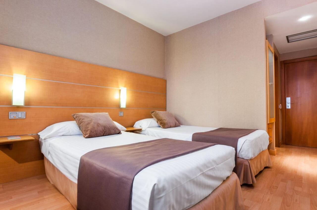 City Room,1679563985:JPEG
