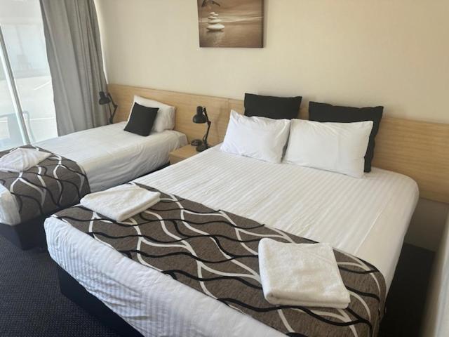 Standard Queen Room