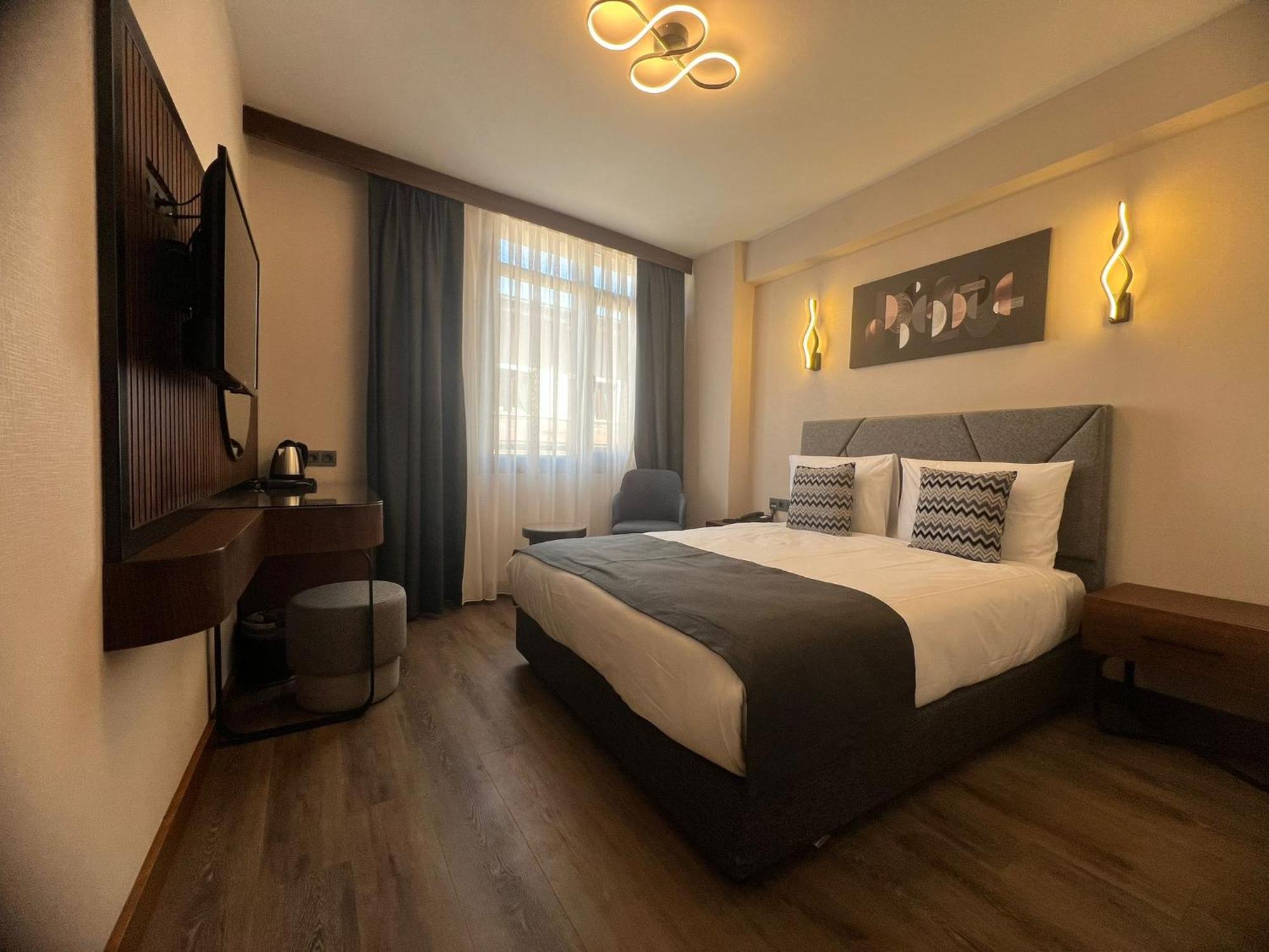 Superior Double or Twin Room,1566929003:JPEG