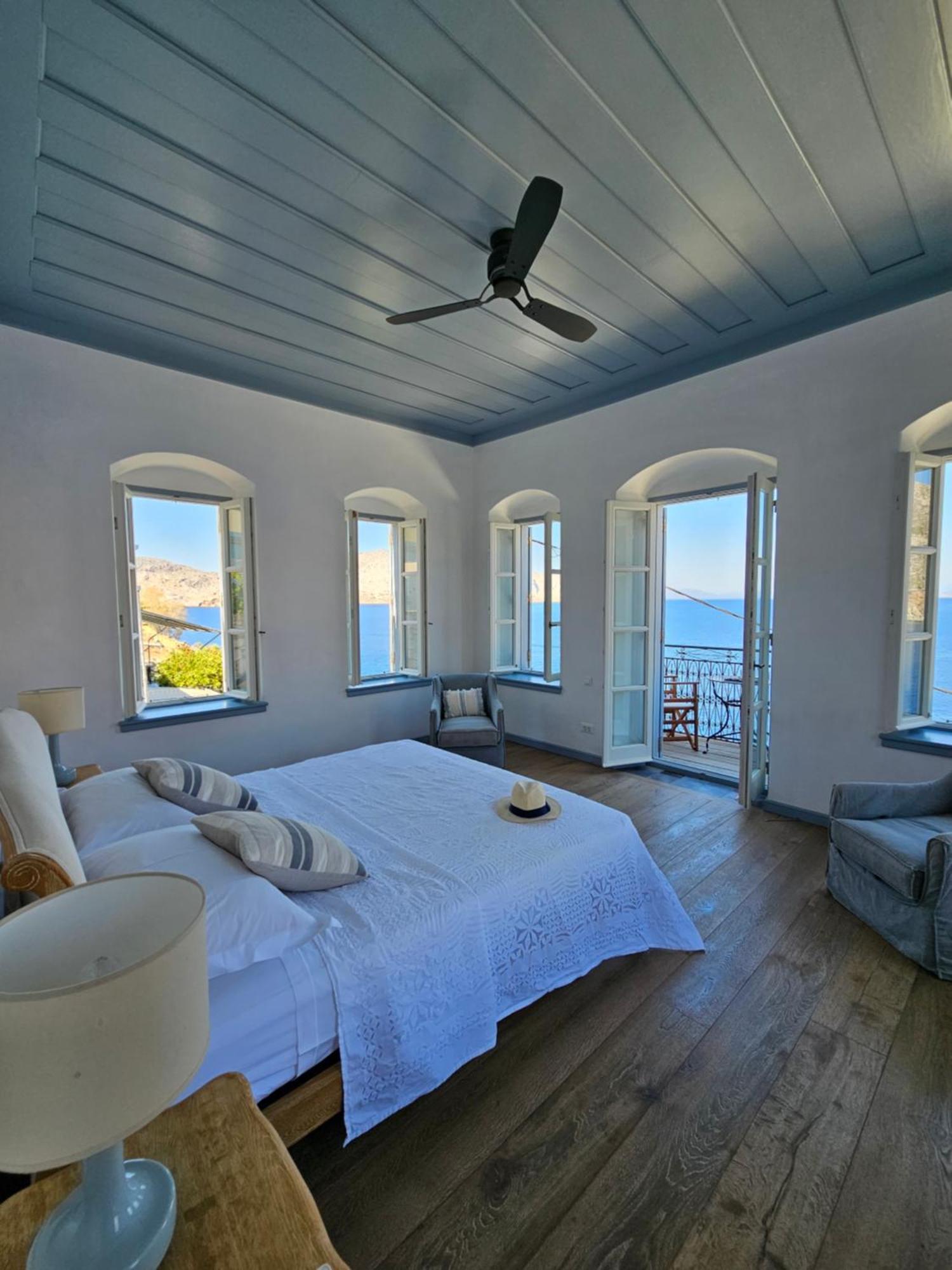 Deluxe Double Room with Balcony and Sea View