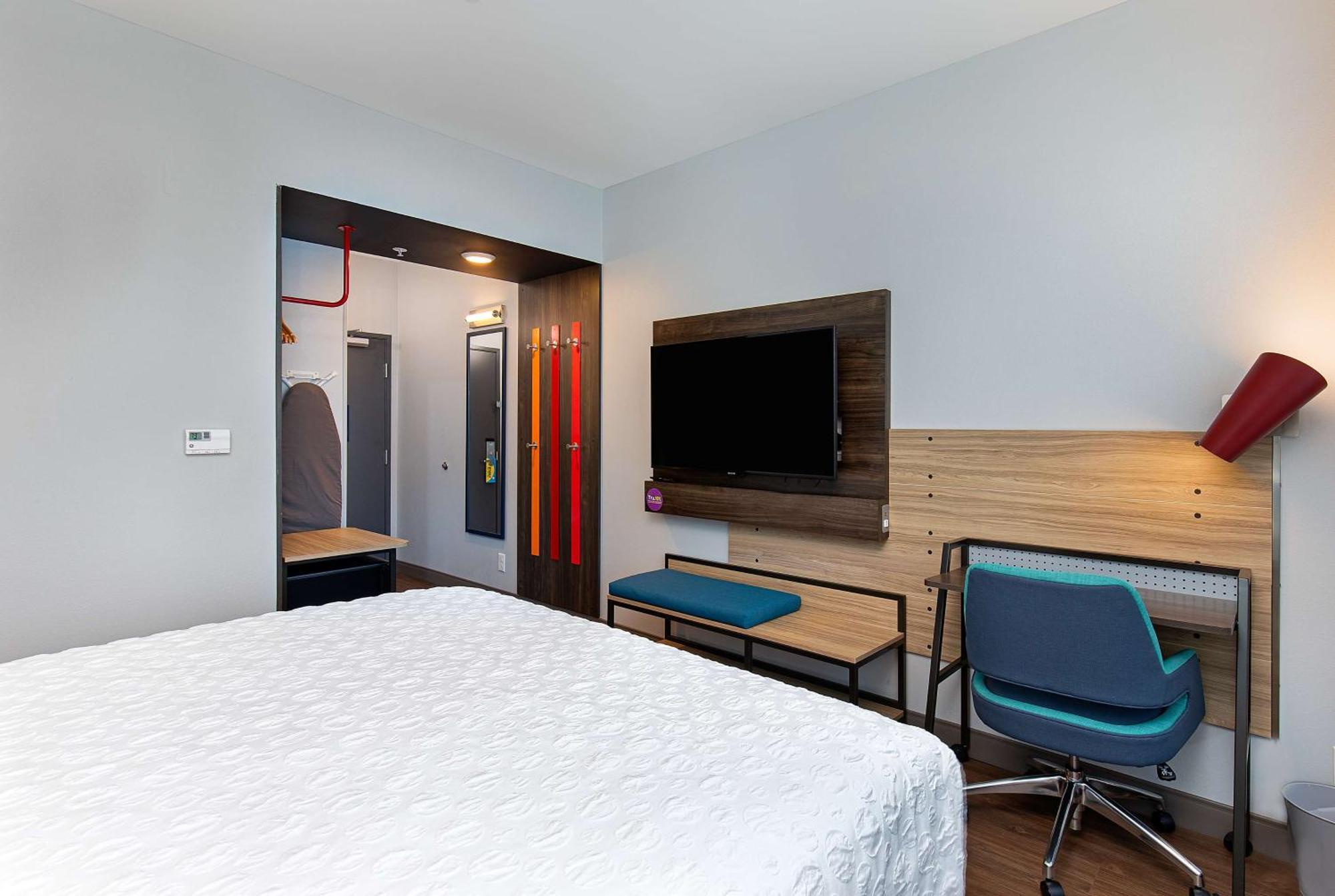 King Room with Walk-In Shower