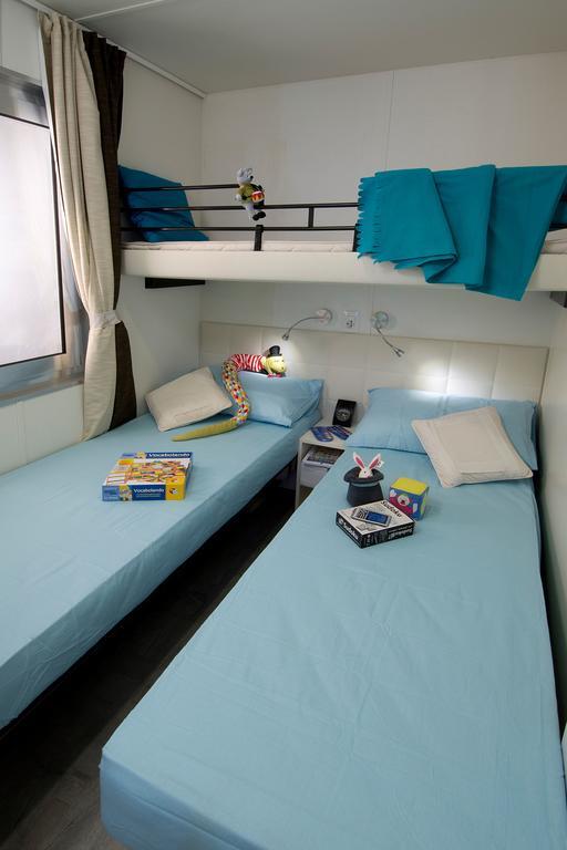 Luxury Two-Bedroom Mobile Home with Terrace and Sea View D
