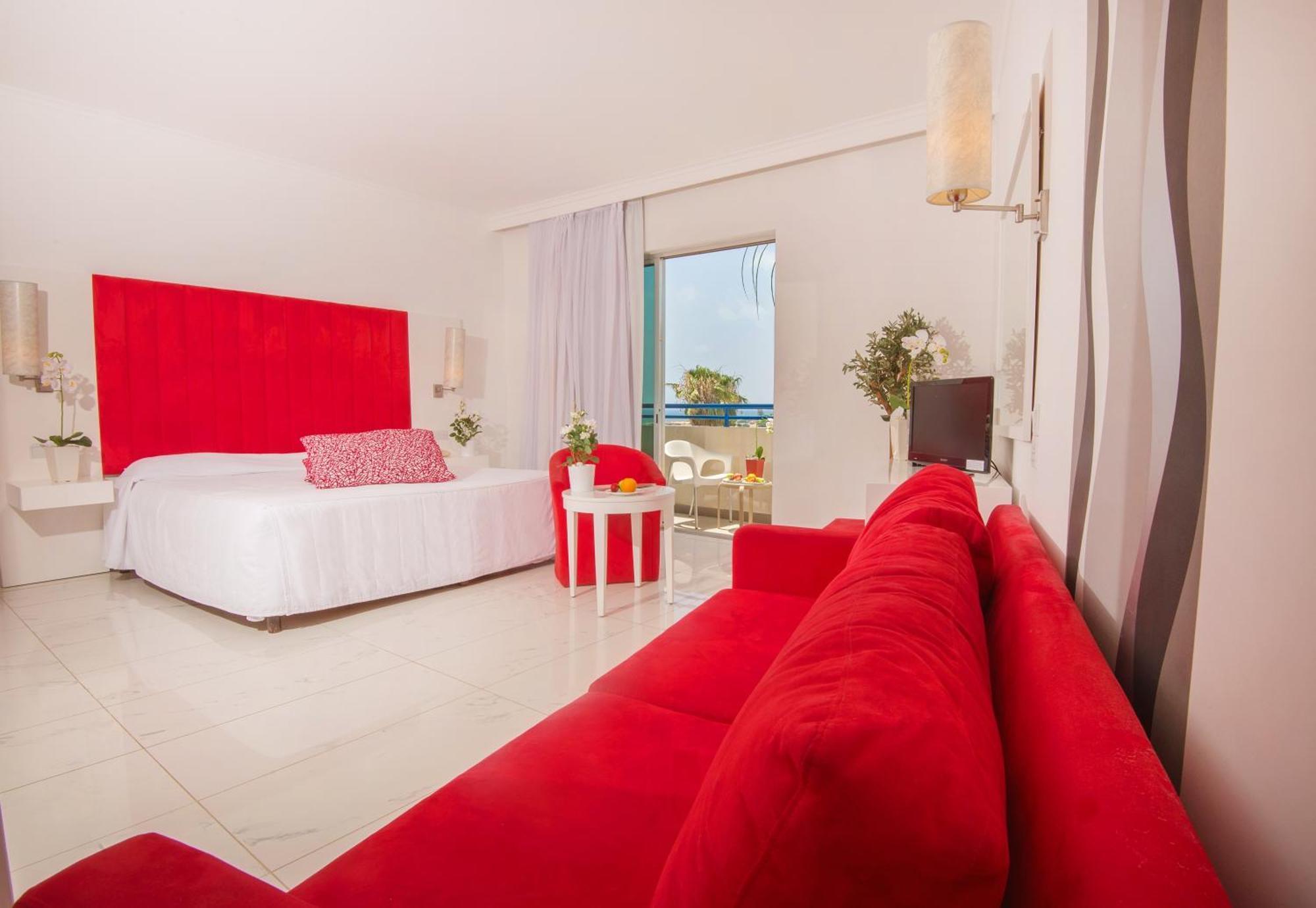 BeachFit Padel Wellness Room Private Beach