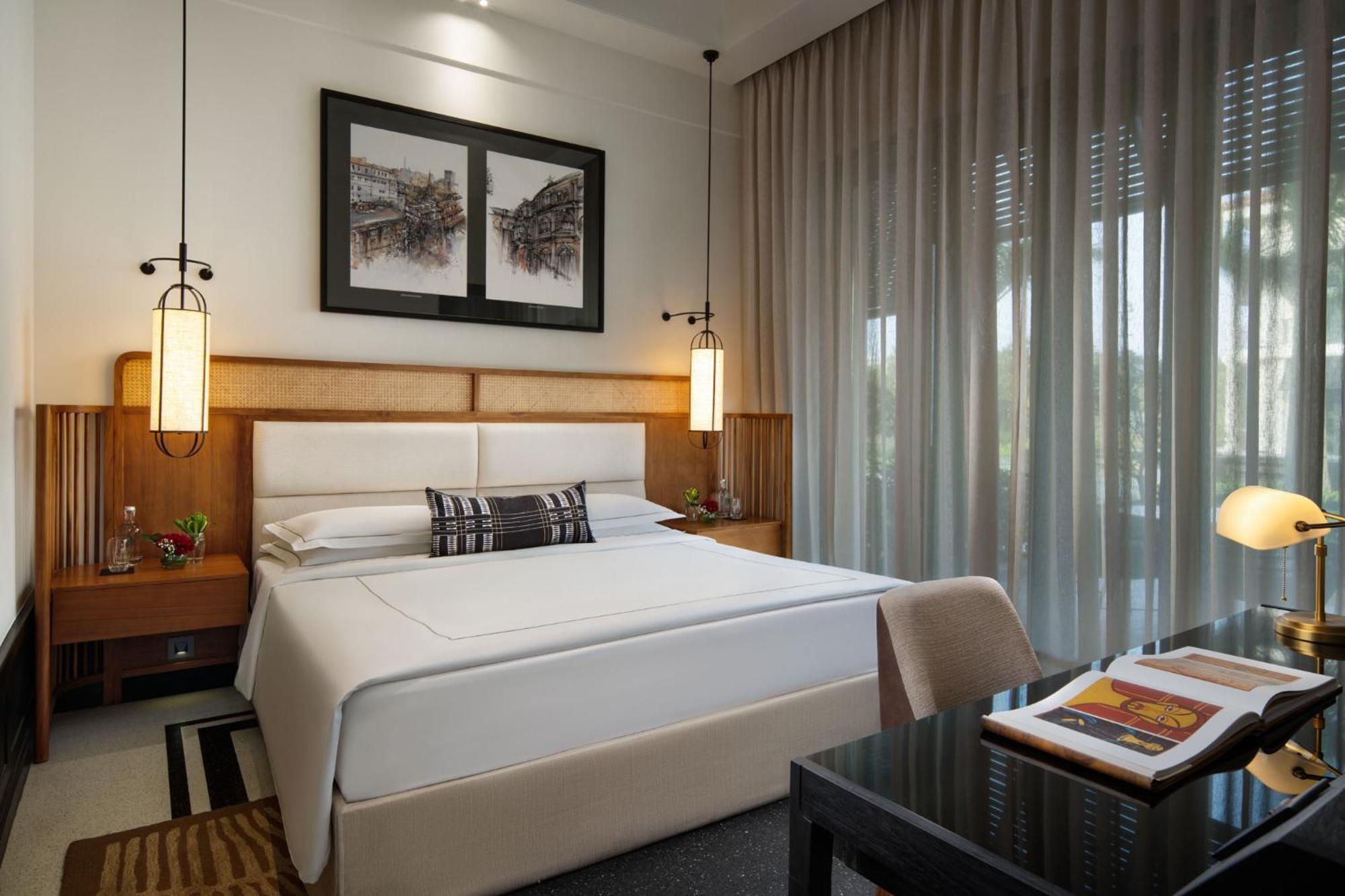 Deluxe Room King Bed