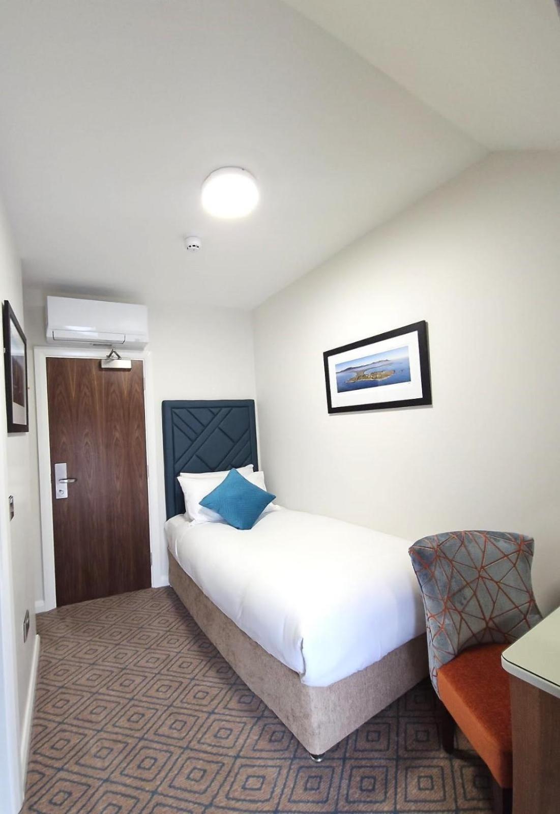 Deluxe Single Room