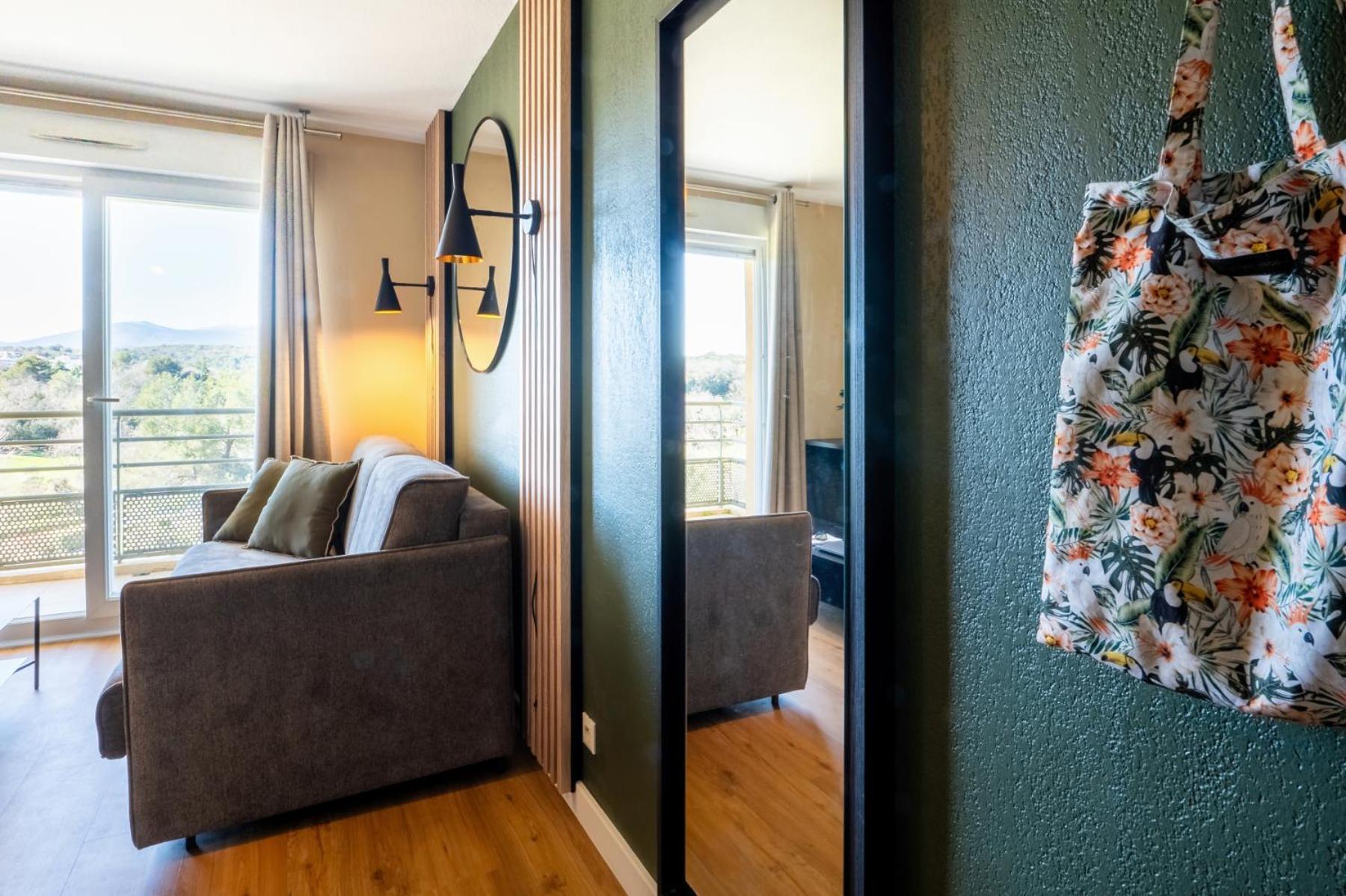 Appartement Supérieur avec Vue sur la Piscine