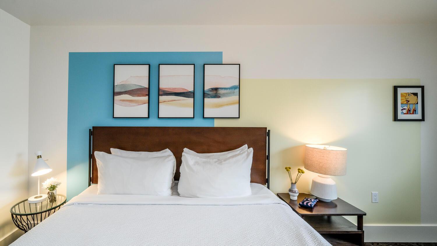 Deluxe King Room