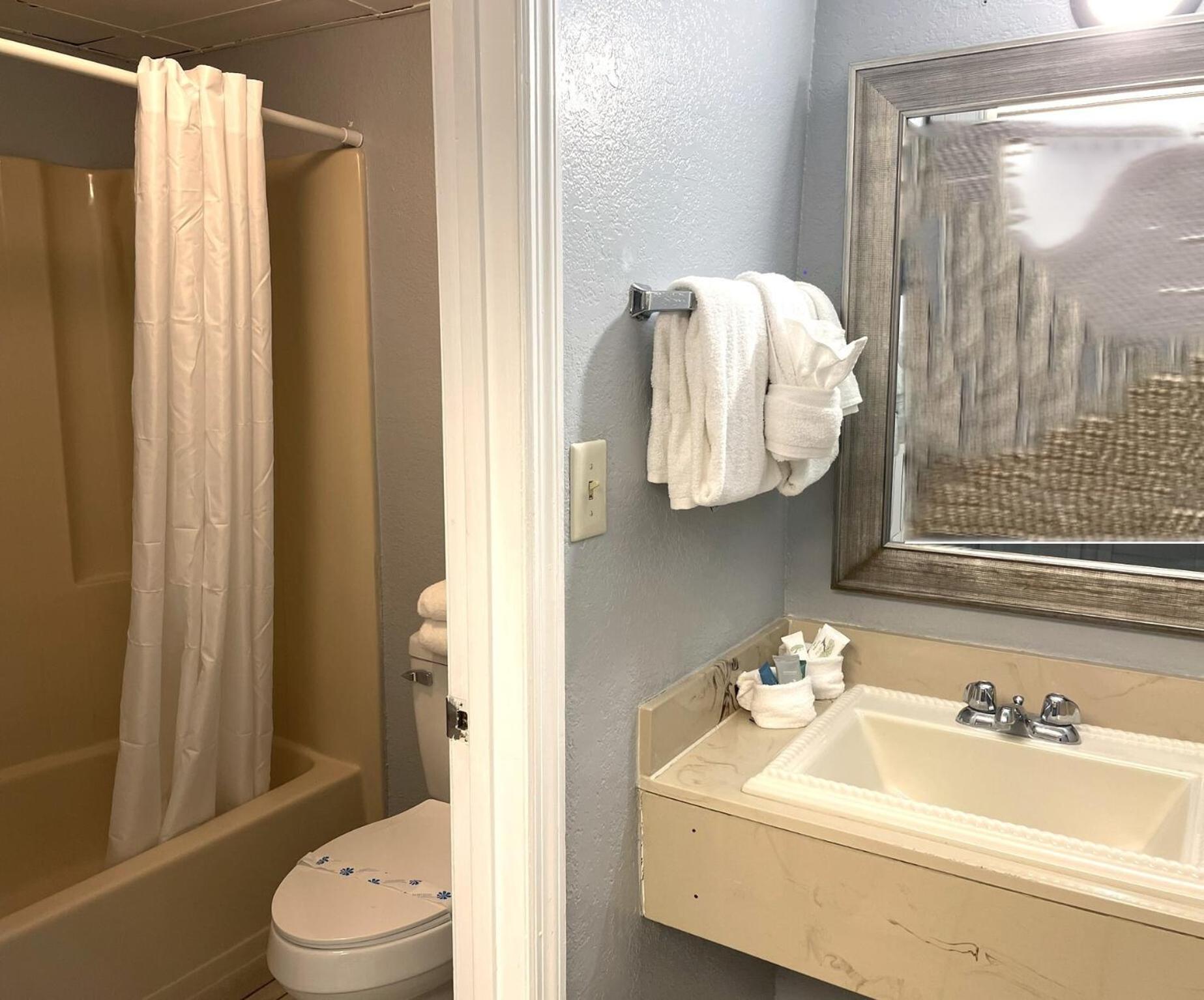 Apartment with Shower
