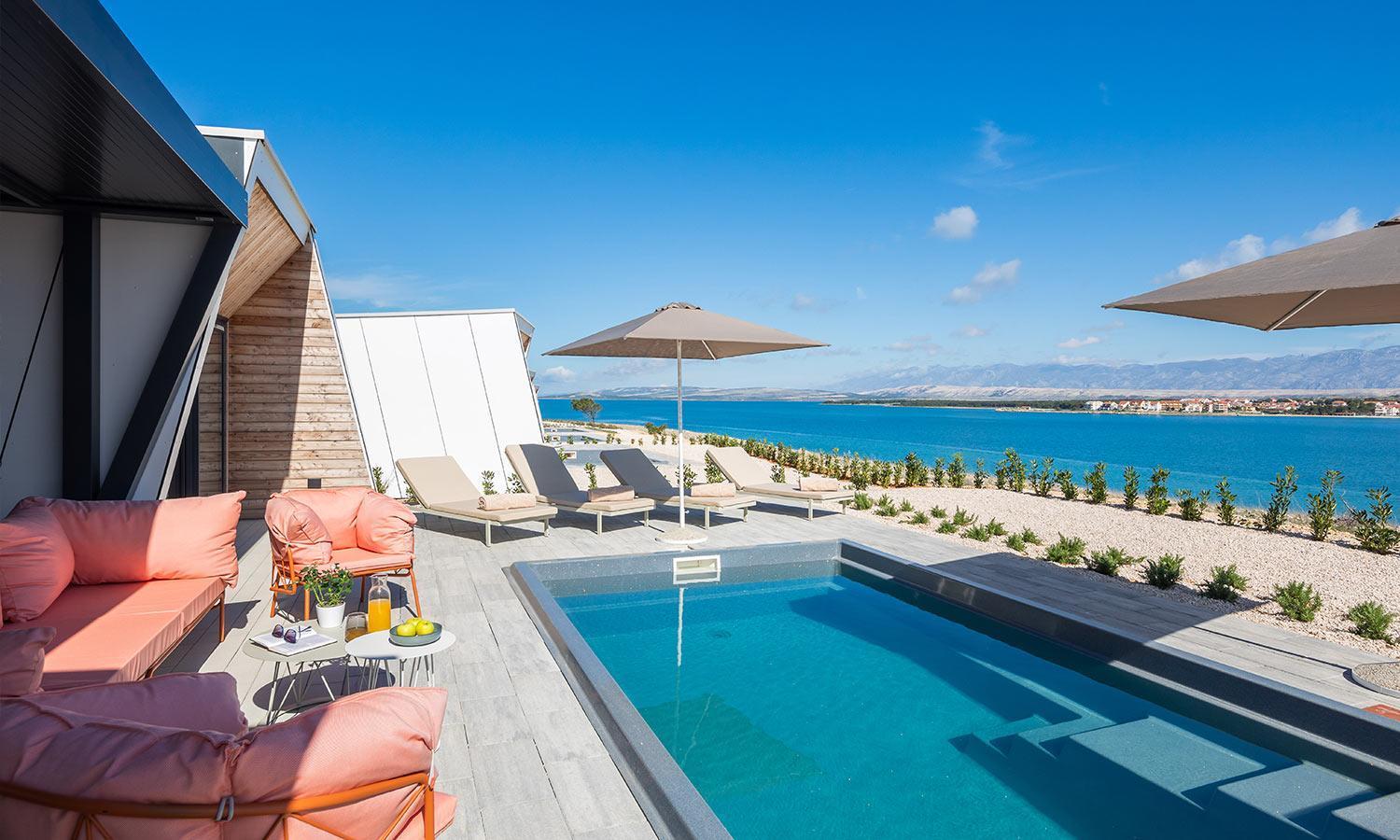Luxury Mare Glamping Villa with Pool