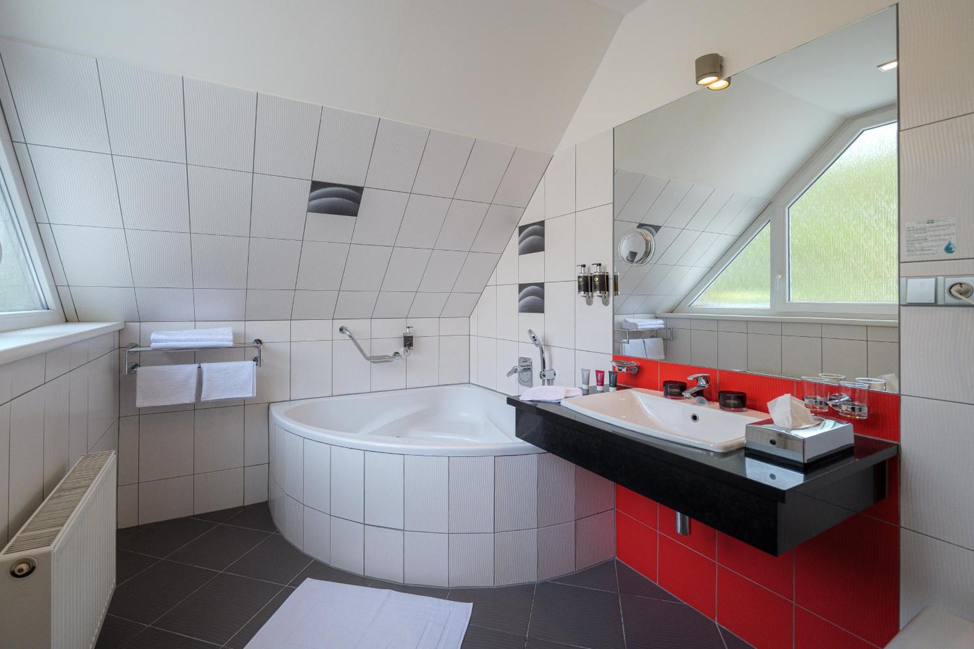 Deluxe Double Room Bath