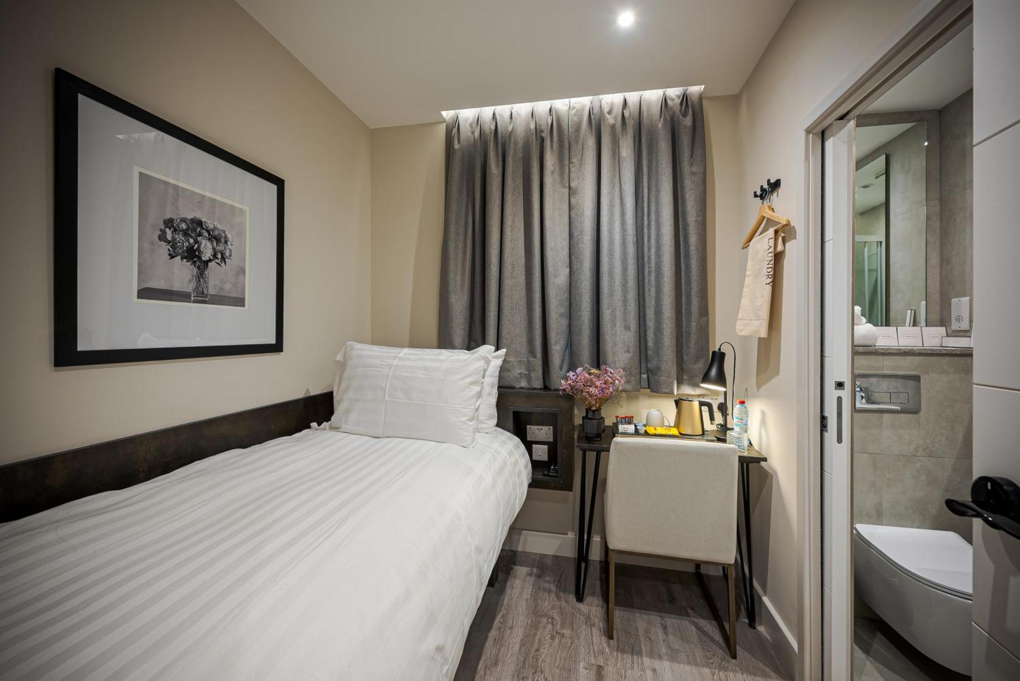 Small Single Room,1572582038:JPEG