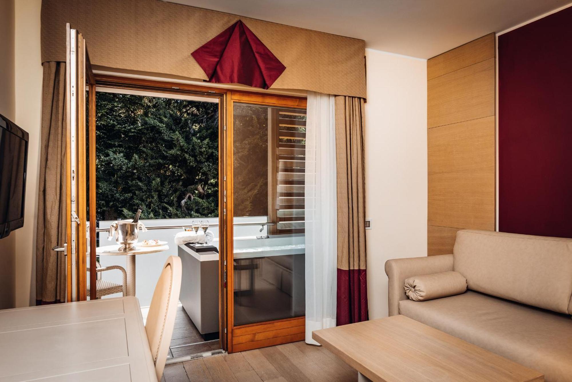 Suite with Garden View