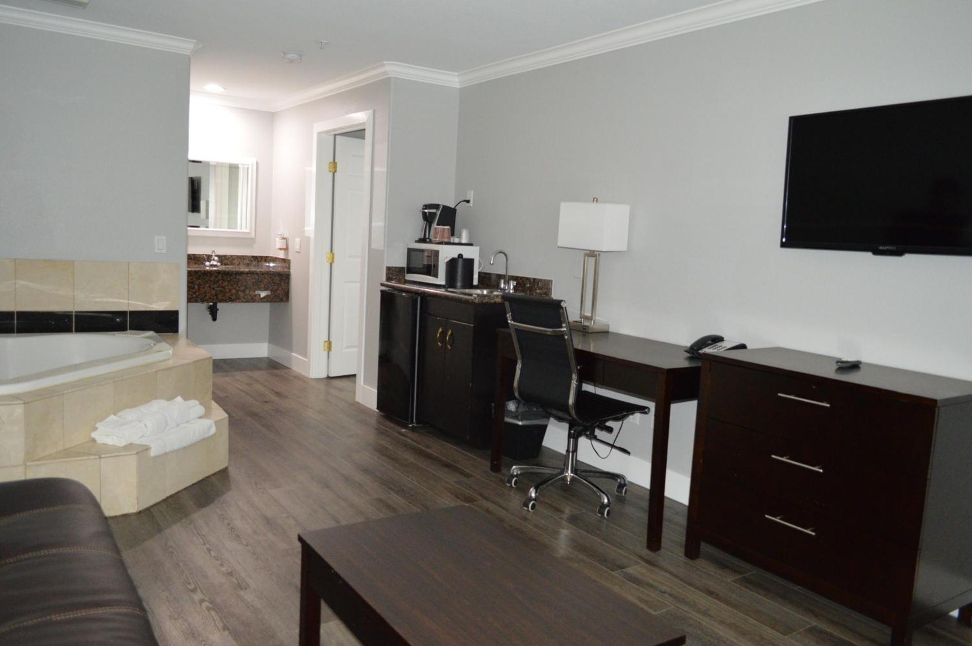 King Suite with Spa Bath