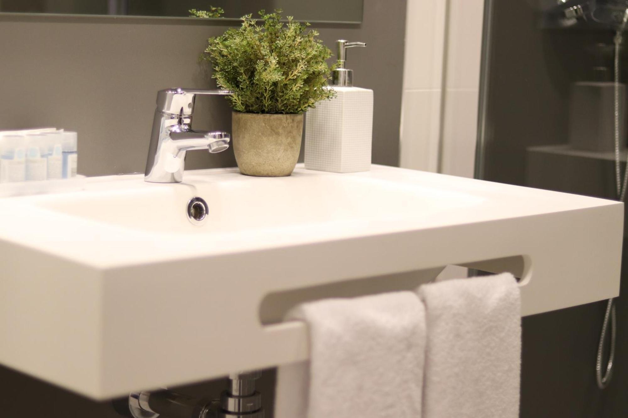 Twin Room with Private Bathroom