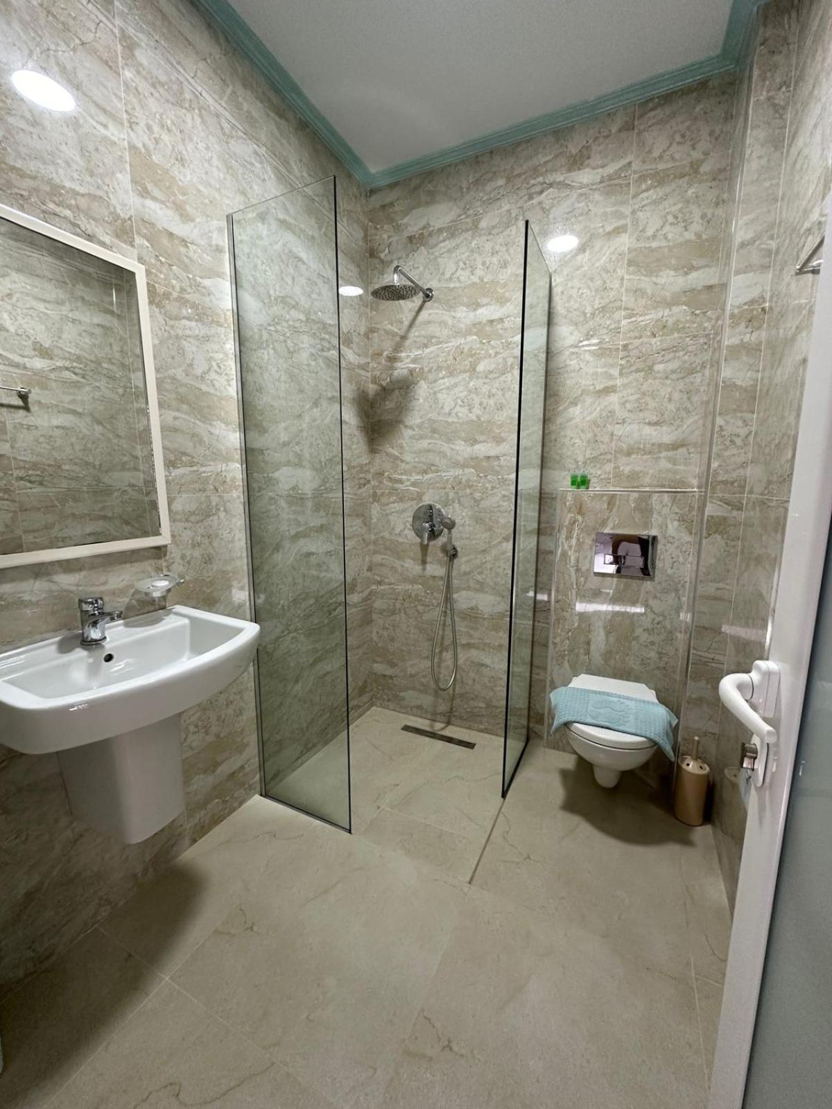 Economy Triple Room