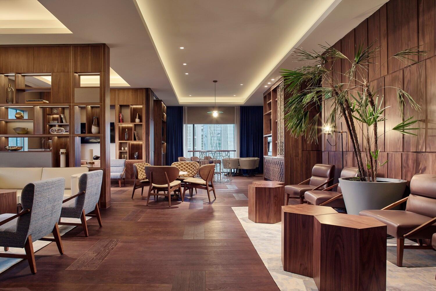 Junior suite with Concierge lounge access and 1 King