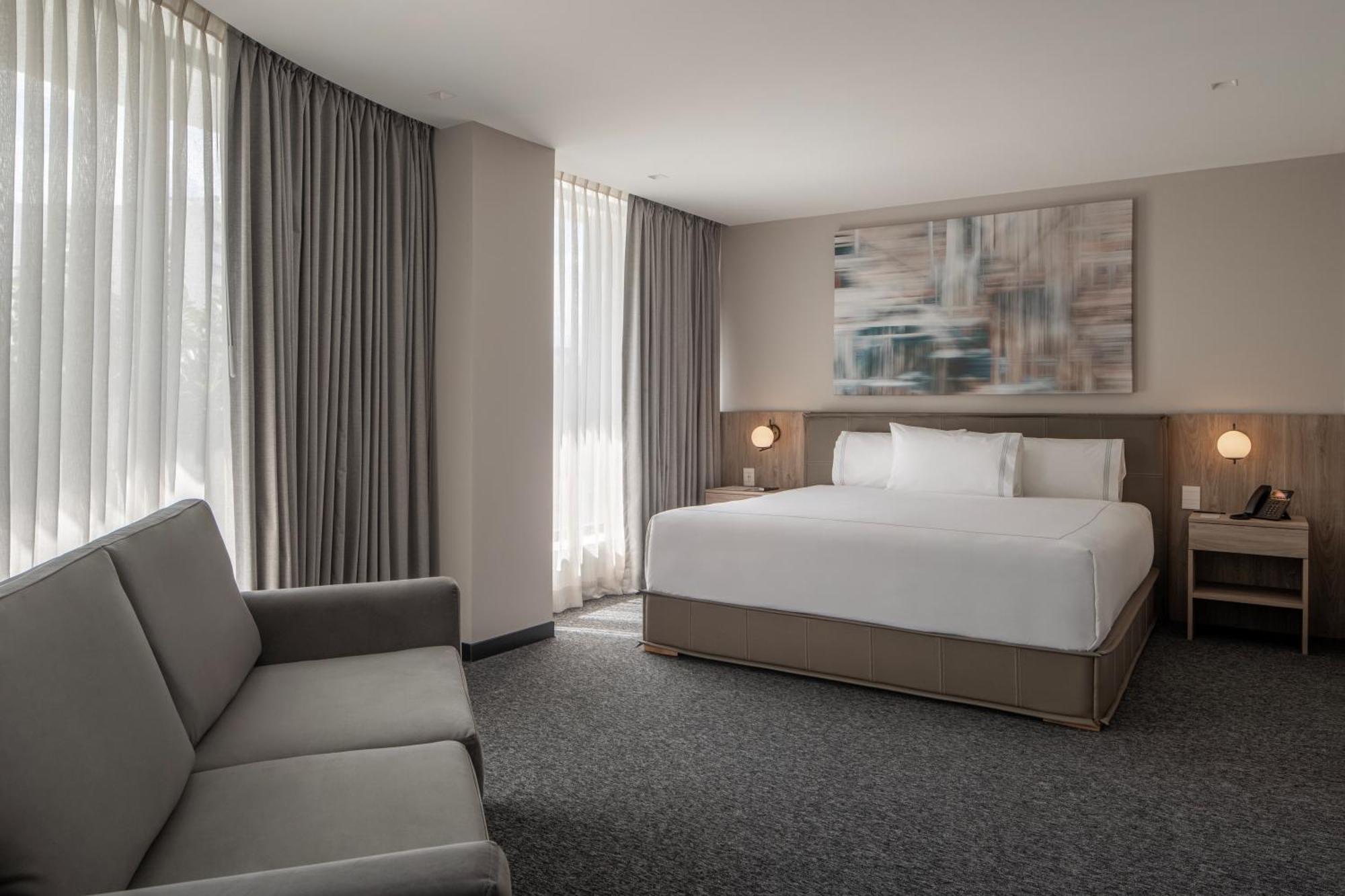 Superior King Suite