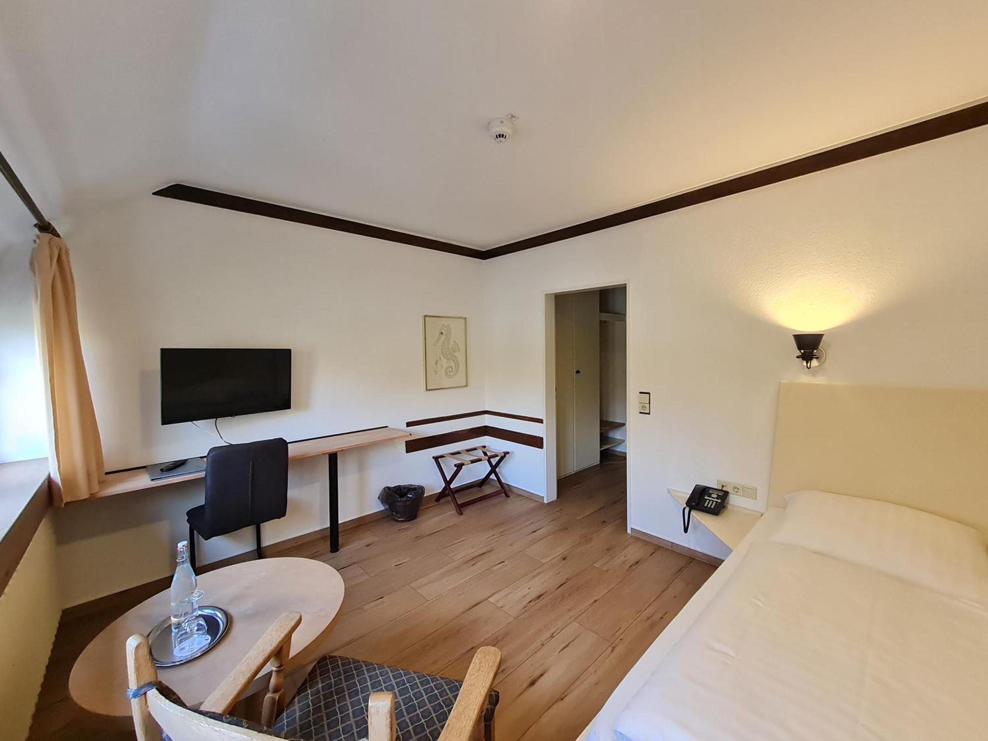 Classic Single Room,1574723369:JPEG