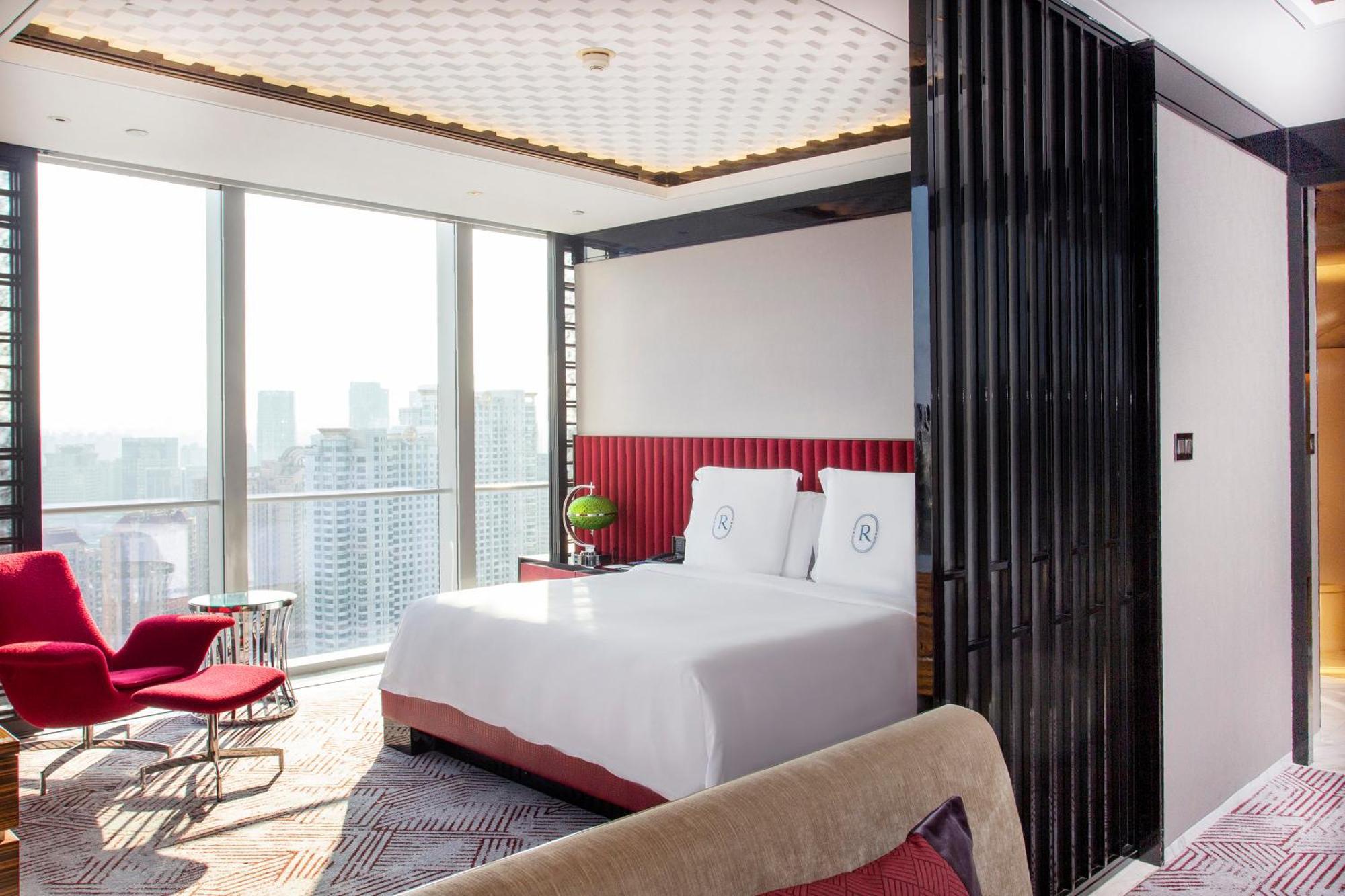 Club King Suite City view