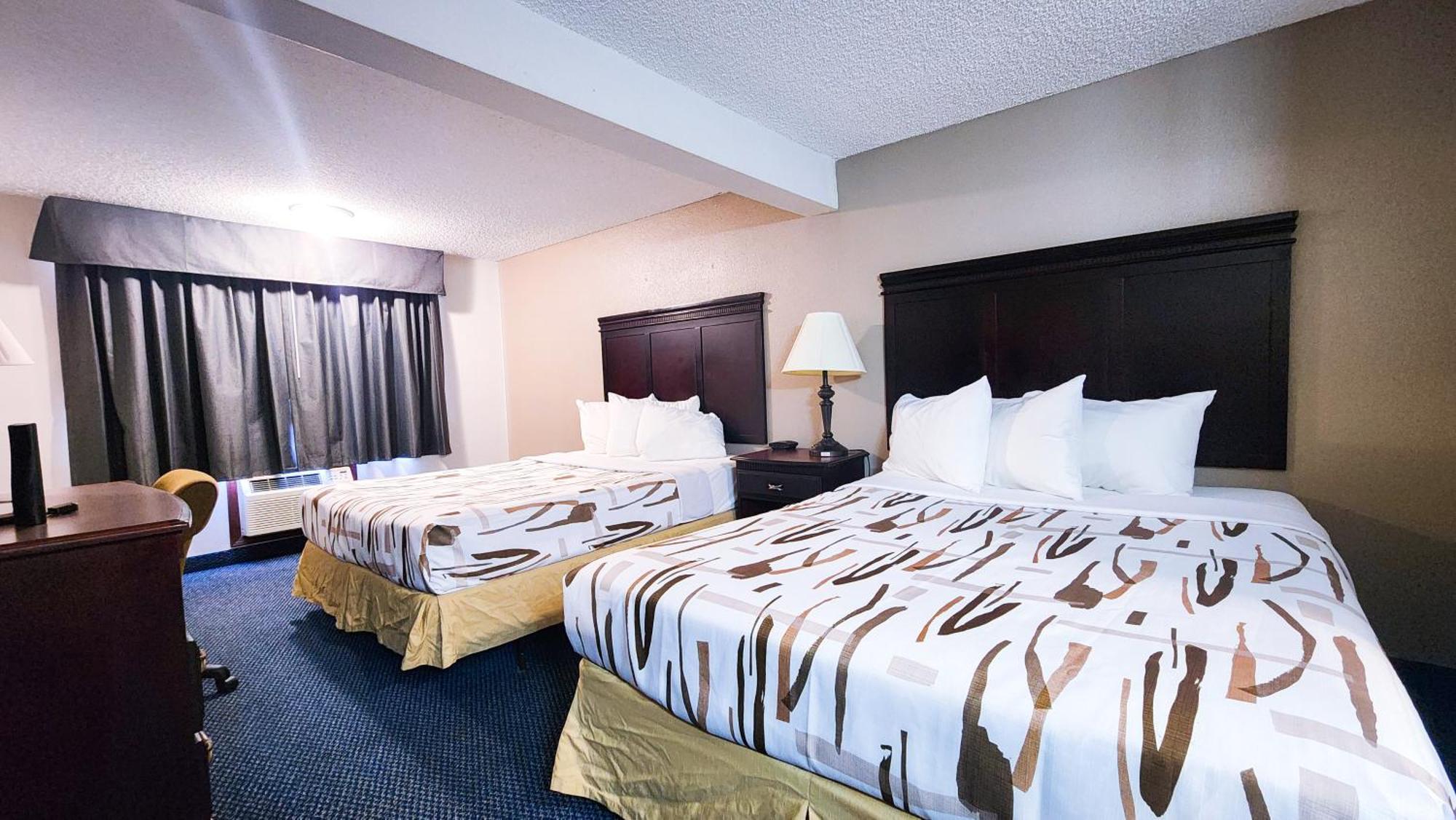 Quadruple Room with Two Queen Beds - Non Smoking/Interior Hall