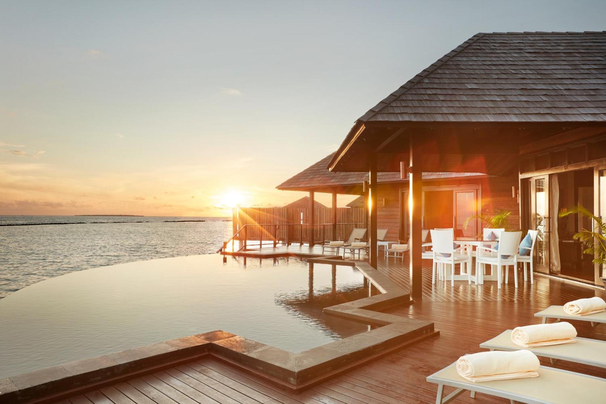 Aqua Retreat - Free Transfer, 2 pax, 7 nights minimum